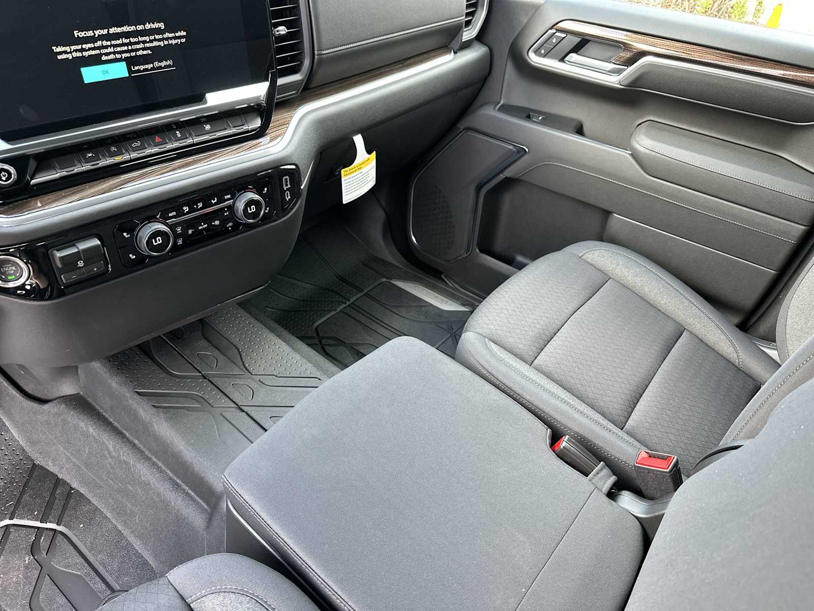 Thumbnail: 2026 Chevrolet Silverado 1500 - 21