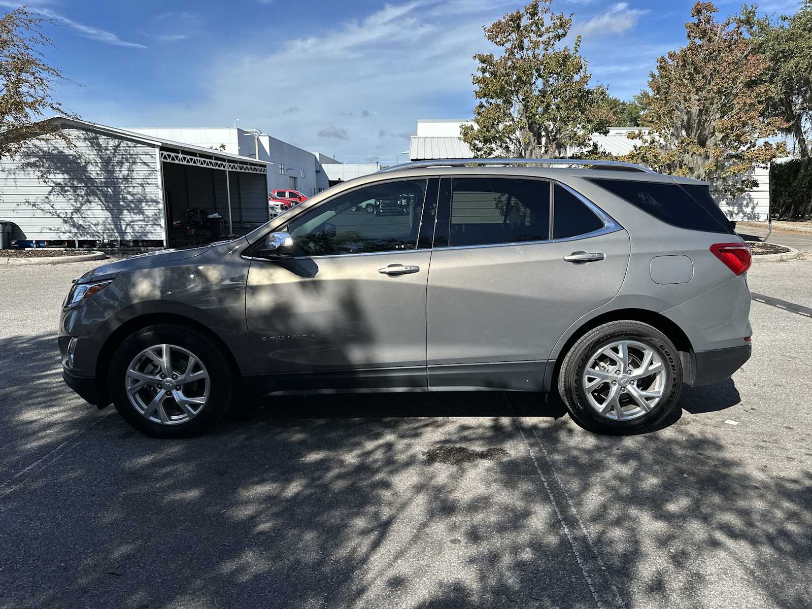 Thumbnail: 2019 Chevrolet Equinox - 3