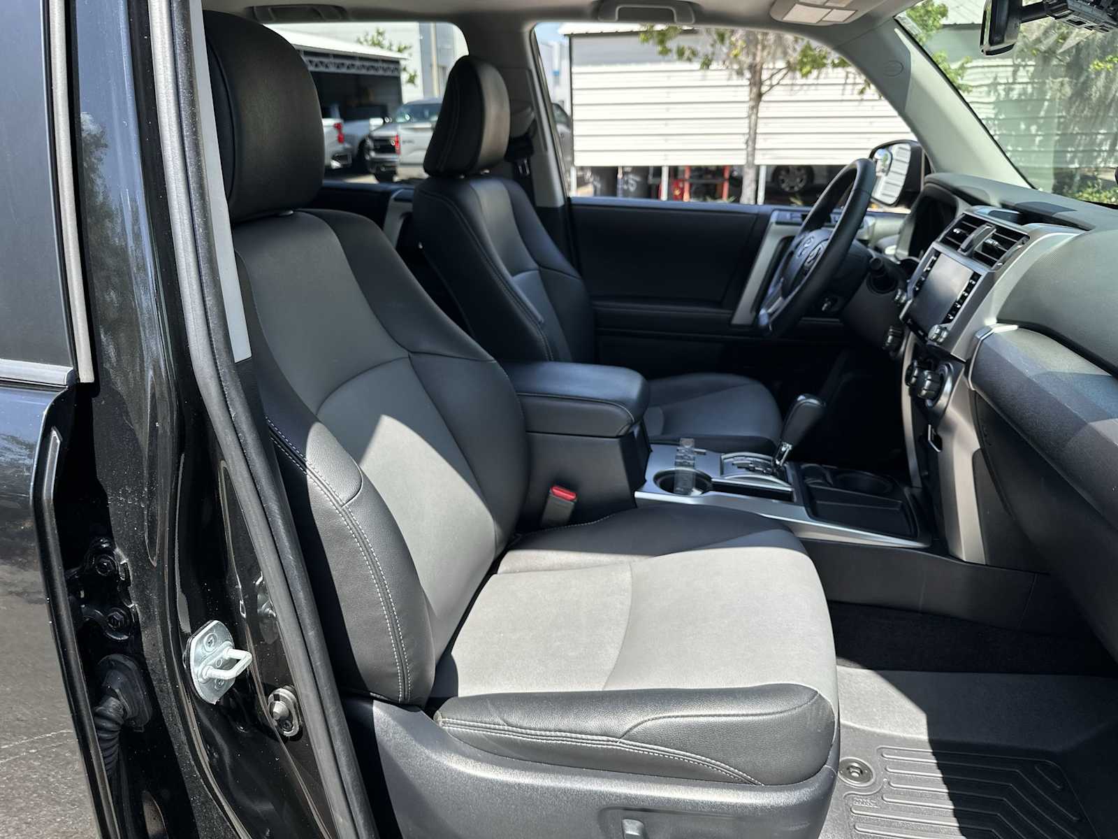 Thumbnail: 2020 Toyota 4Runner - 20