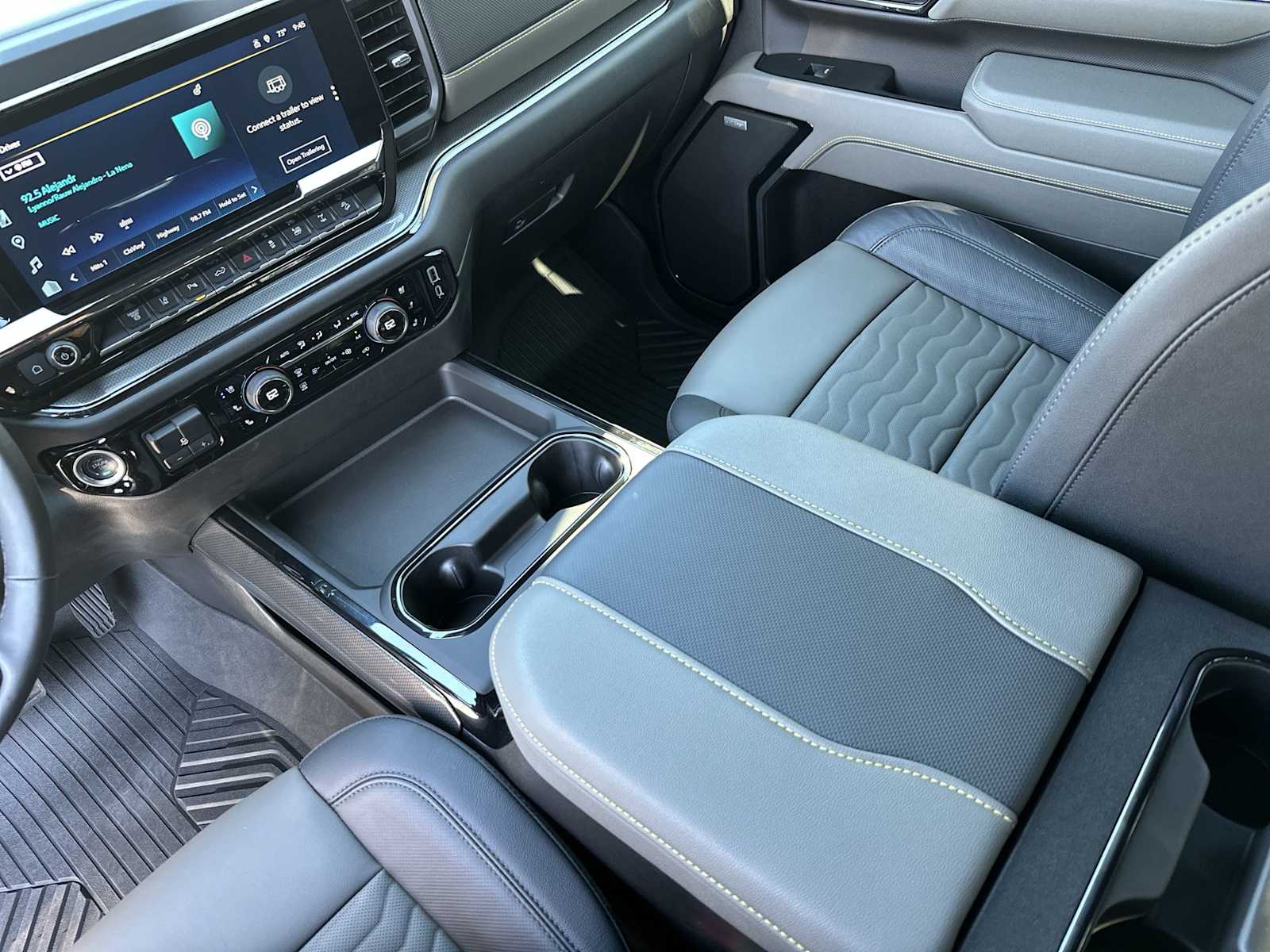 Thumbnail: 2025 Chevrolet Silverado 2500 - 21