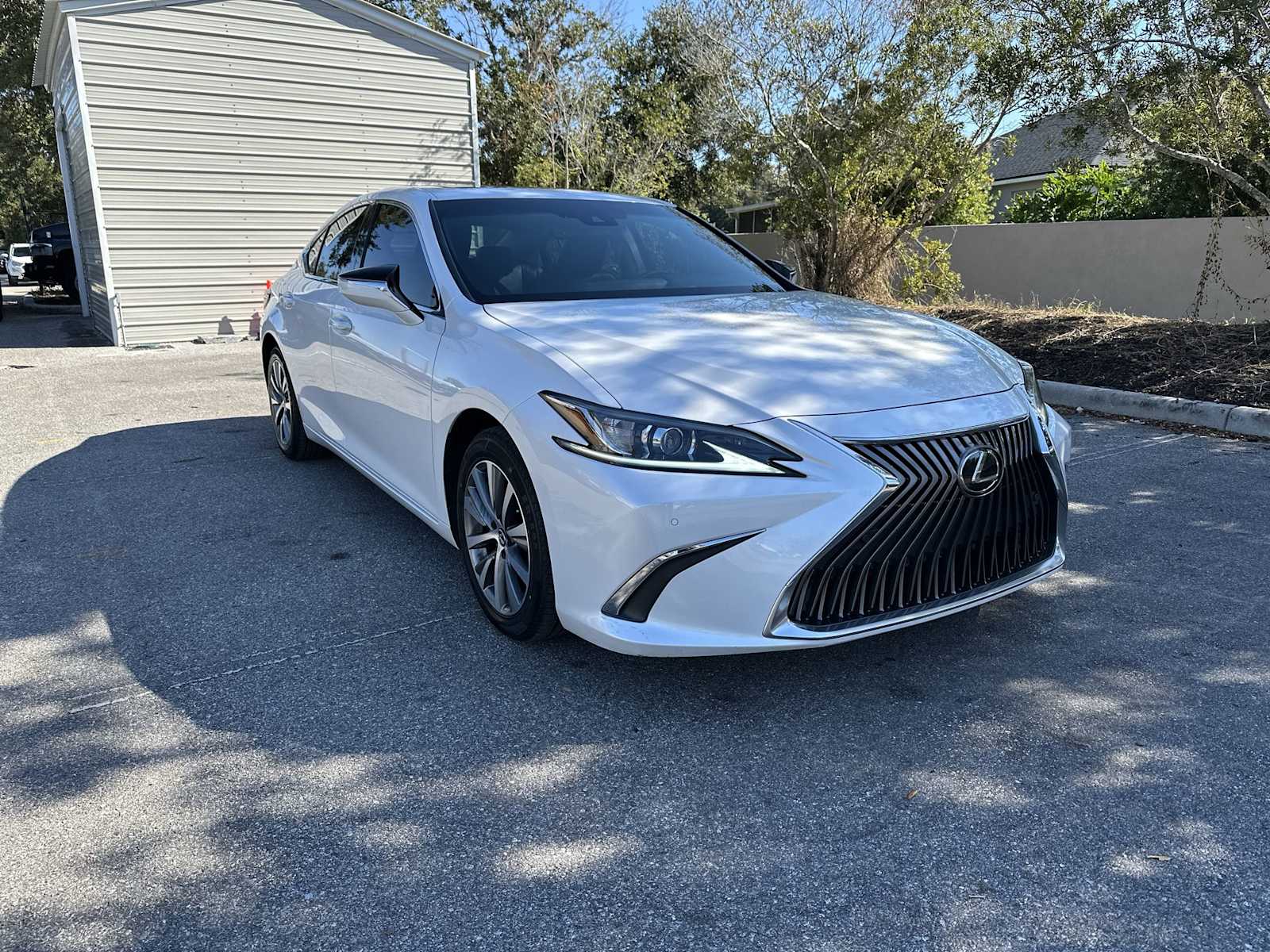 Thumbnail: 2021 Lexus ES - 8