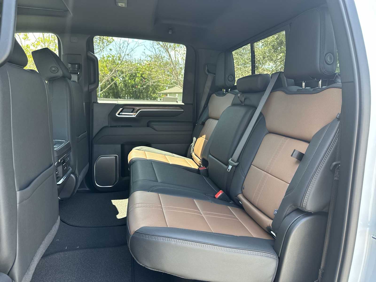 Thumbnail: 2026 Chevrolet Silverado 3500 - 17