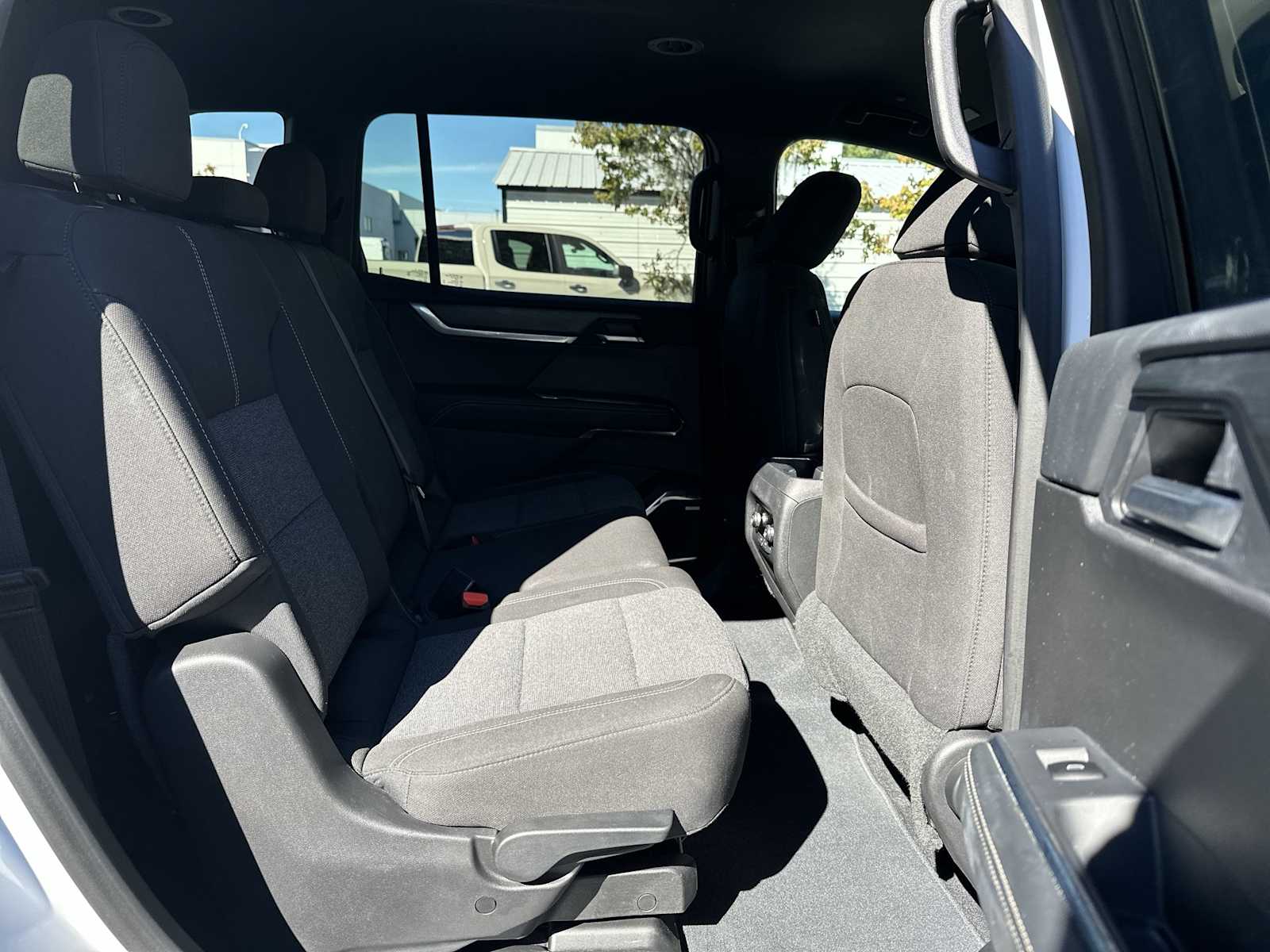 Thumbnail: 2025 GMC Acadia - 18