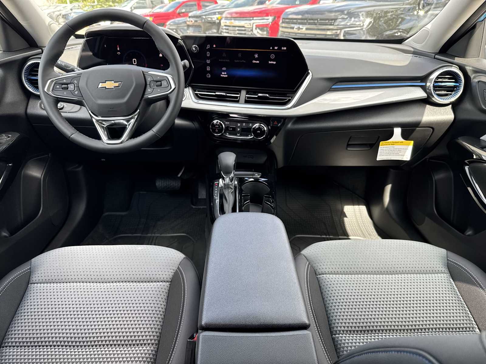 2025 Chevrolet Trax LT 19