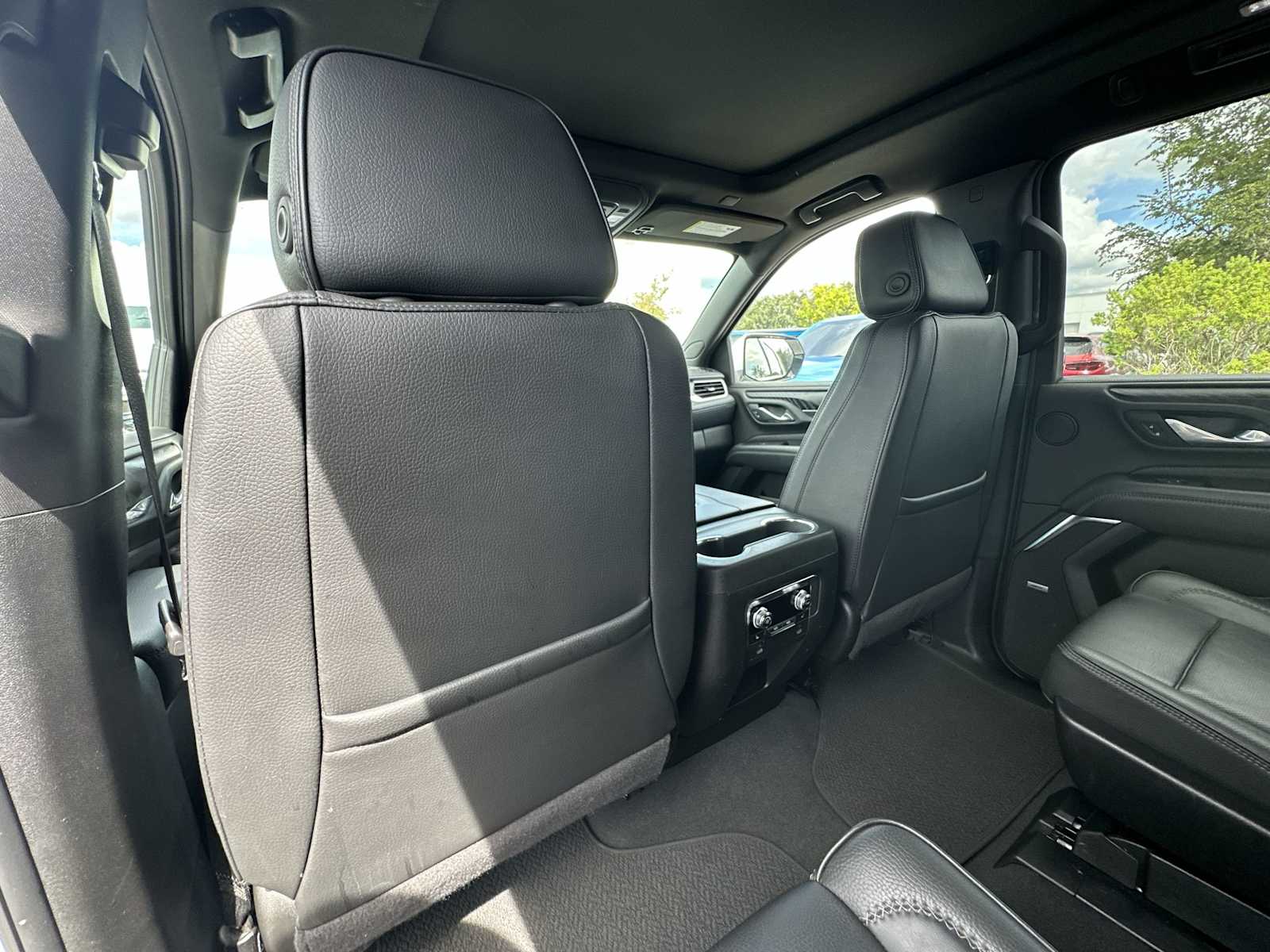 Thumbnail: 2024 GMC Yukon XL - 16