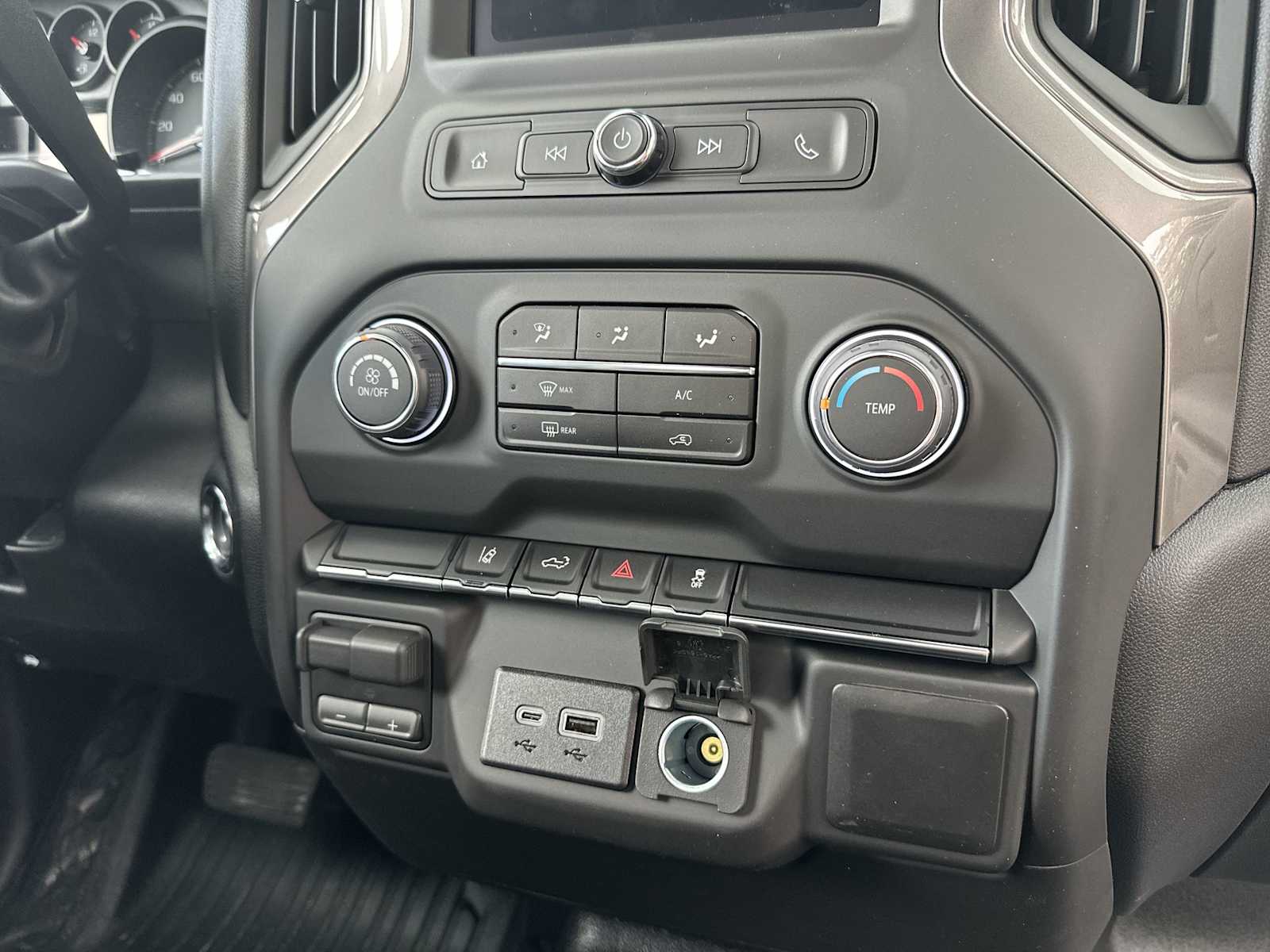 Thumbnail: 2026 Chevrolet Silverado 2500 - 18