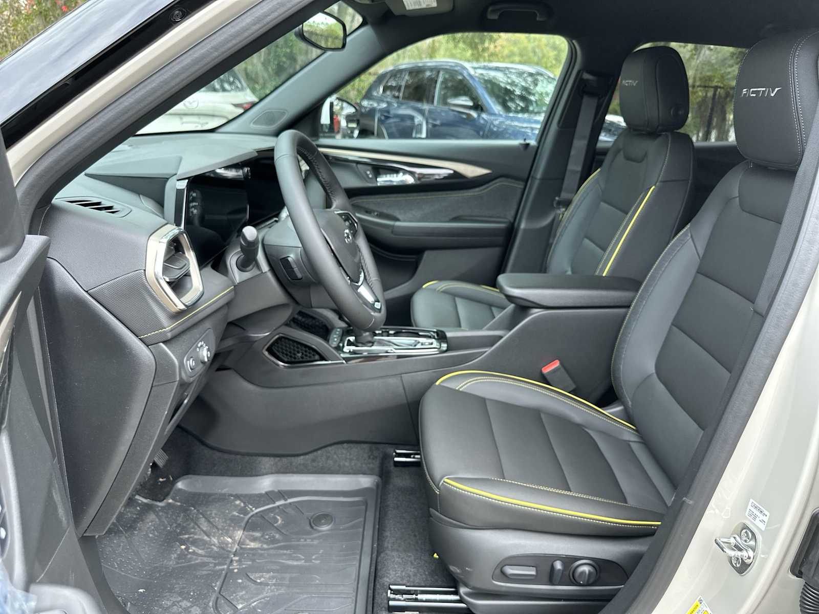 Thumbnail: 2026 Chevrolet TrailBlazer - 15