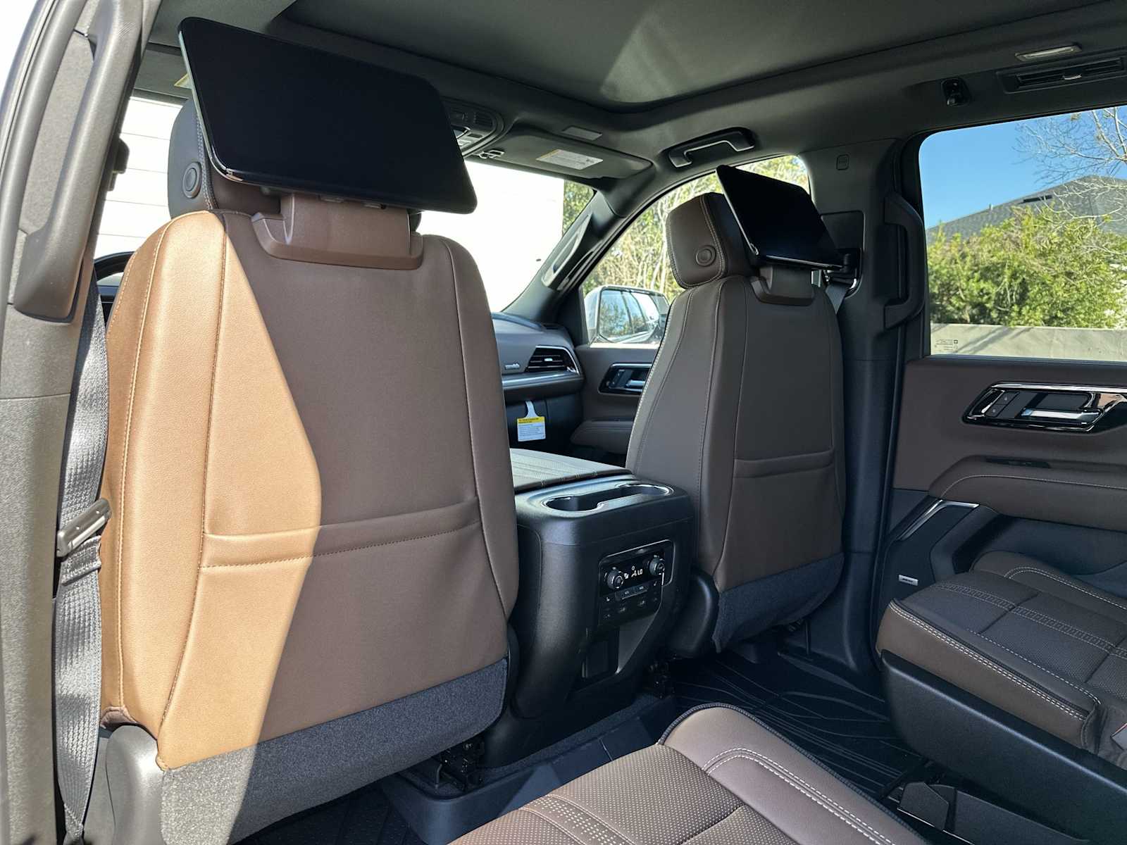 Thumbnail: 2026 Chevrolet Suburban - 16
