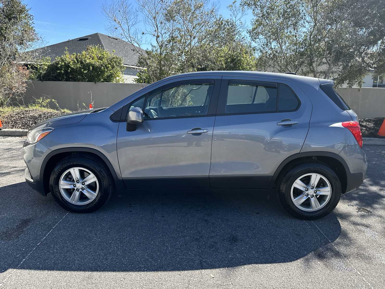 Thumbnail: 2020 Chevrolet Trax - 3