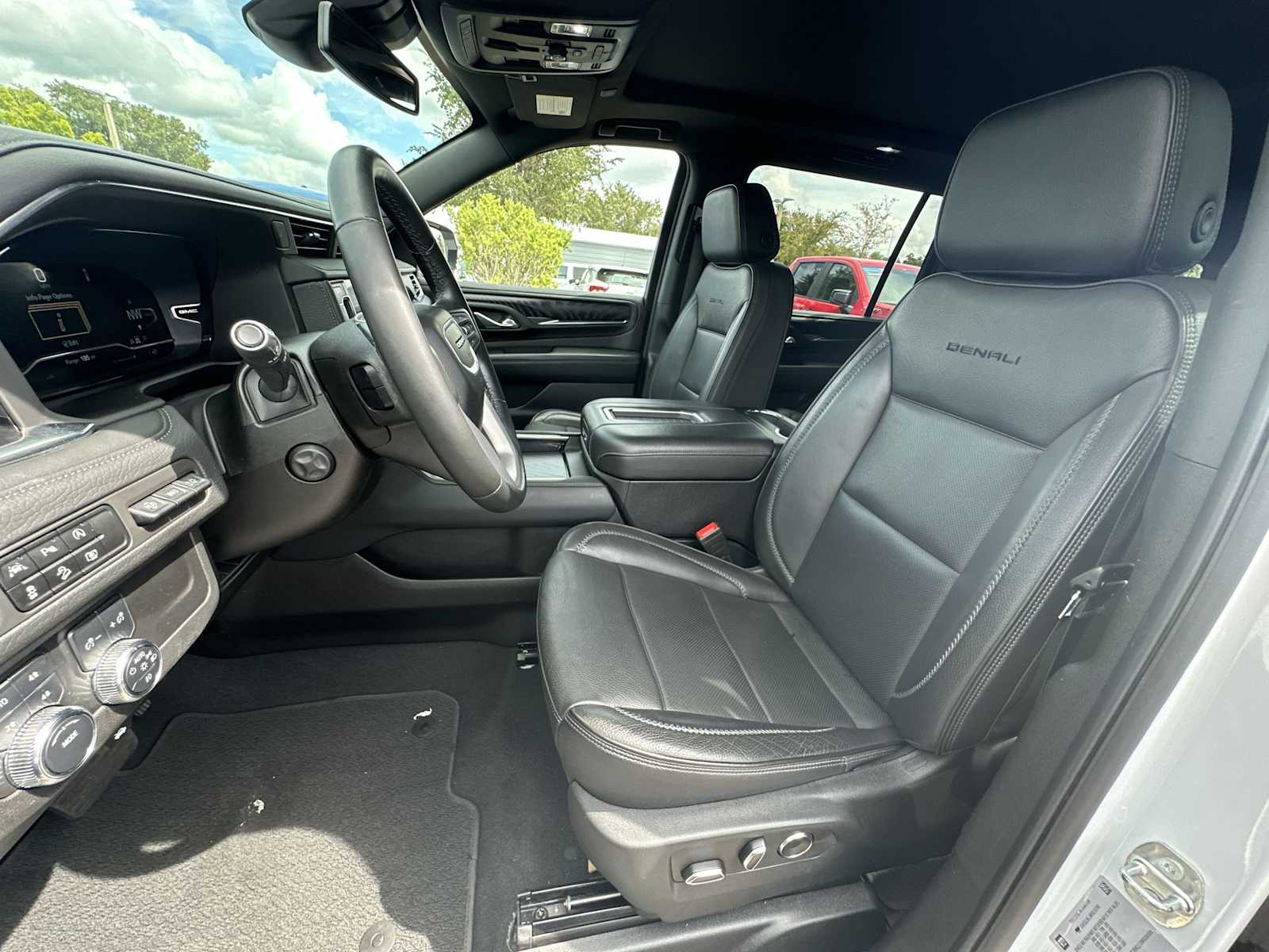 Thumbnail: 2024 GMC Yukon XL - 15