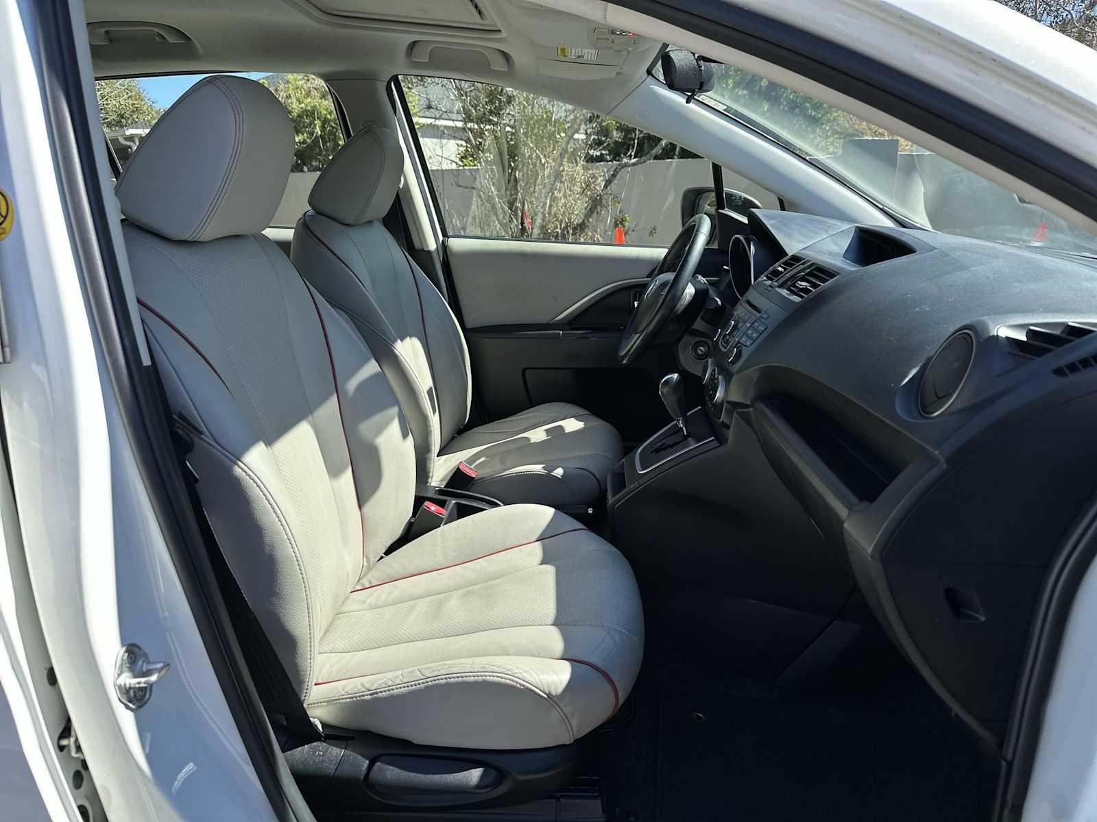 Thumbnail: 2012 Mazda Mazda5 - 19