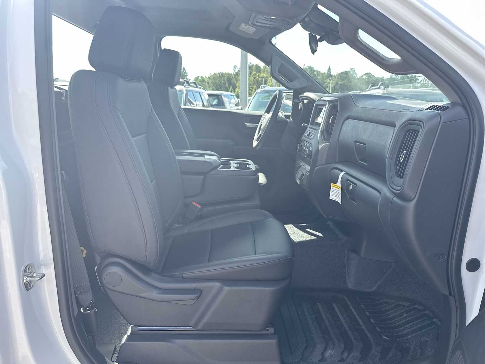 Thumbnail: 2025 Chevrolet Silverado 1500 - 19