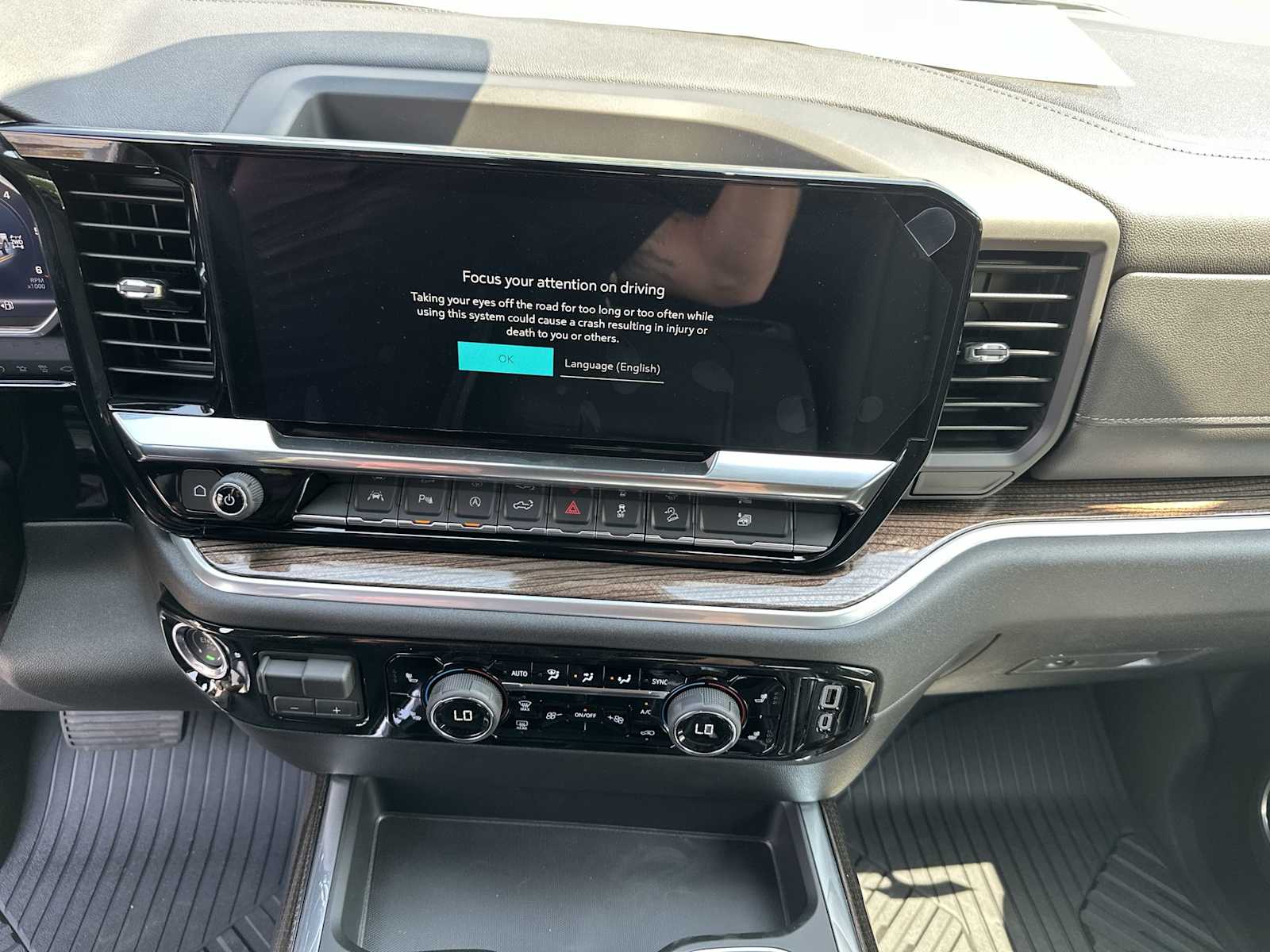 Thumbnail: 2026 Chevrolet Silverado 1500 - 21