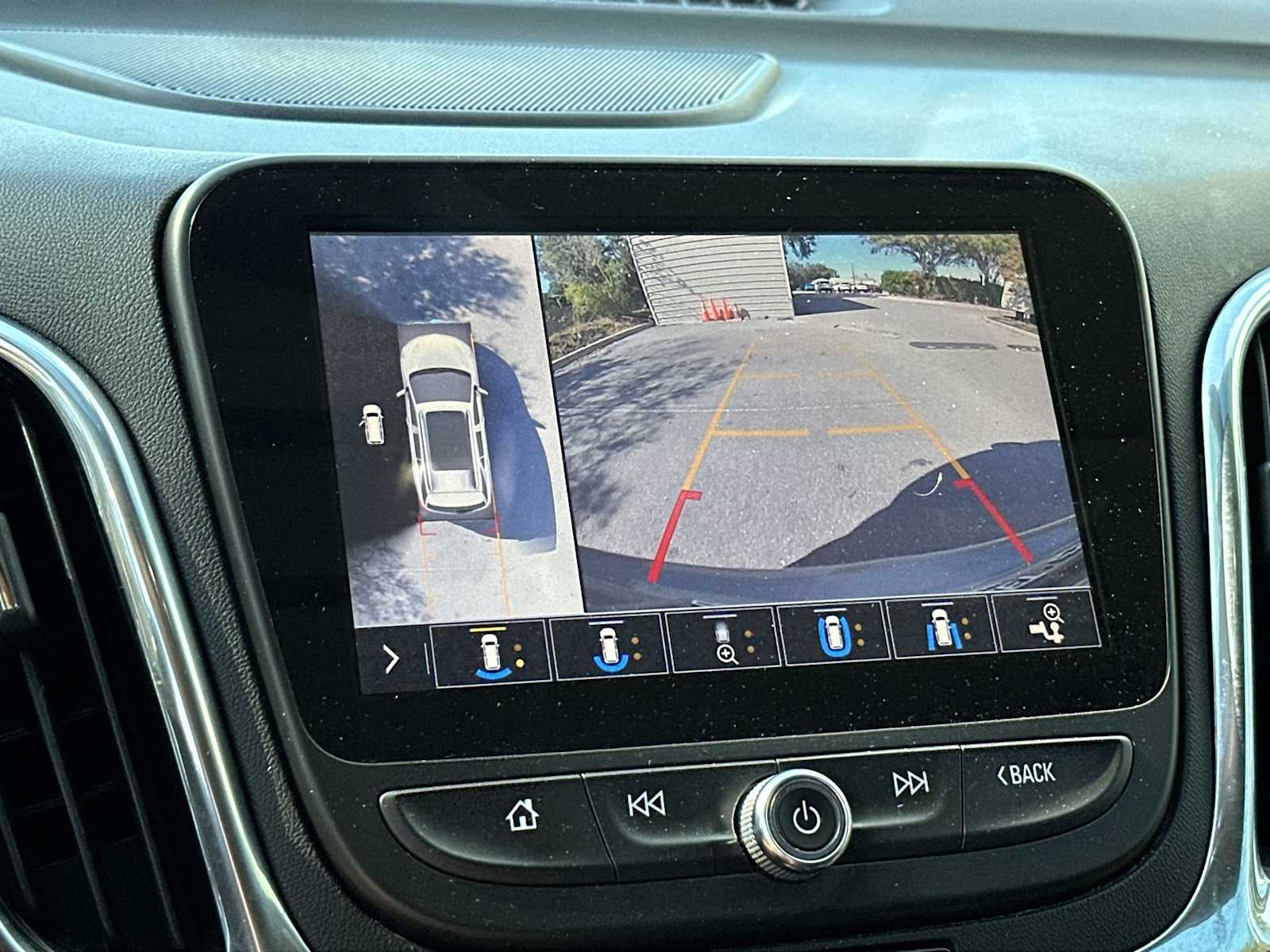 Thumbnail: 2019 Chevrolet Equinox - 22