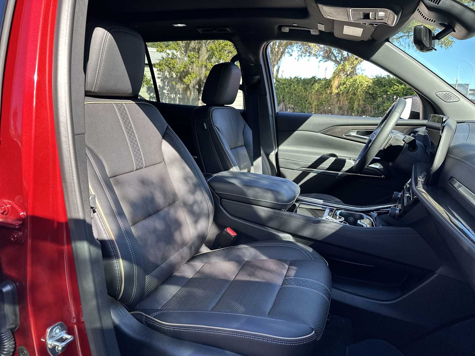 Thumbnail: 2025 Chevrolet Traverse - 19