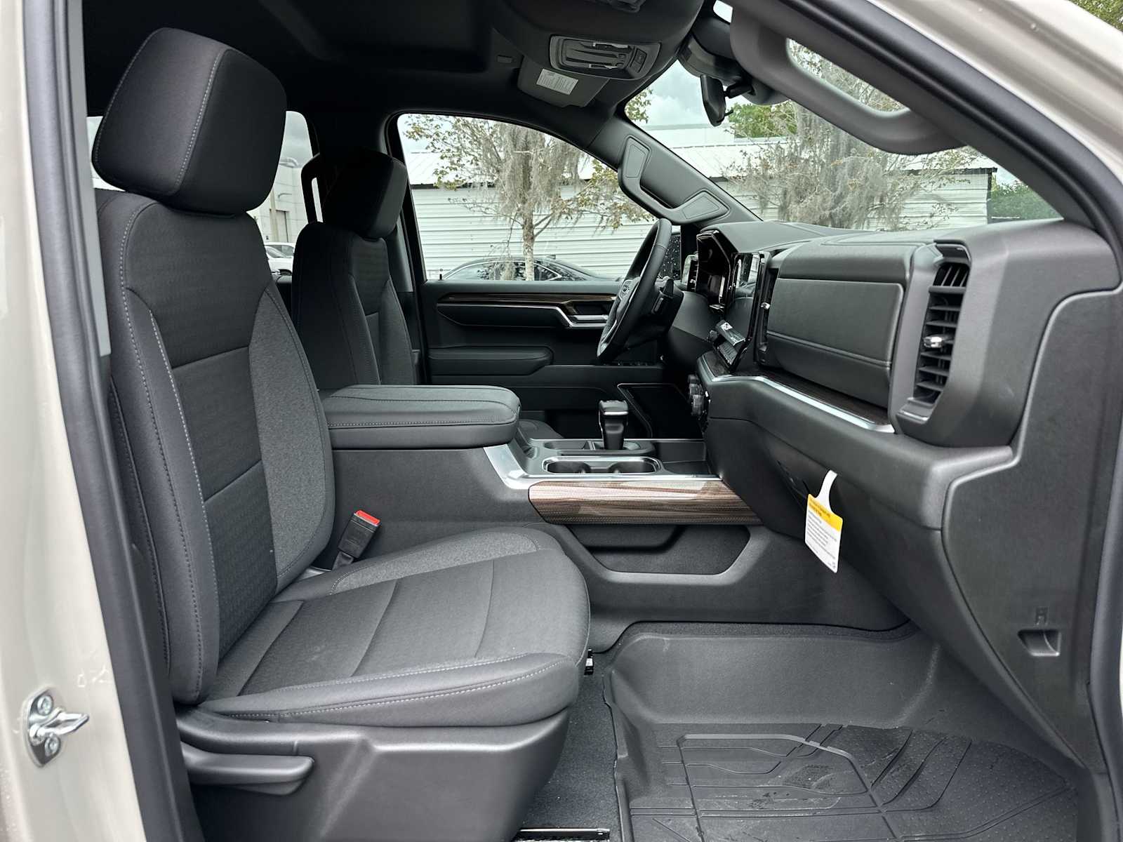 Thumbnail: 2026 Chevrolet Silverado 1500 - 19