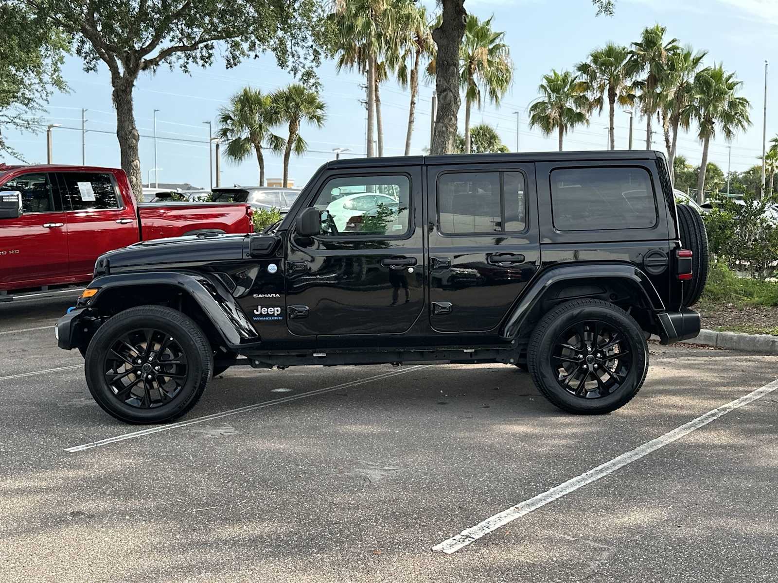 2024 Jeep Wrangler Sahara 3