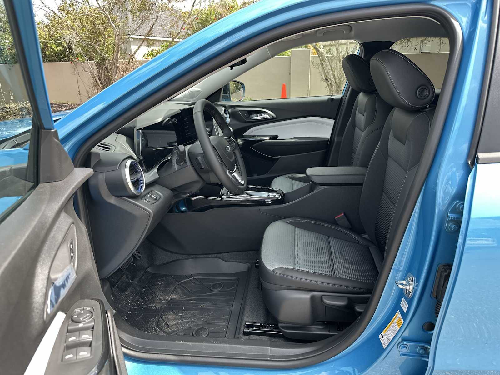 Thumbnail: 2026 Chevrolet Trax - 2