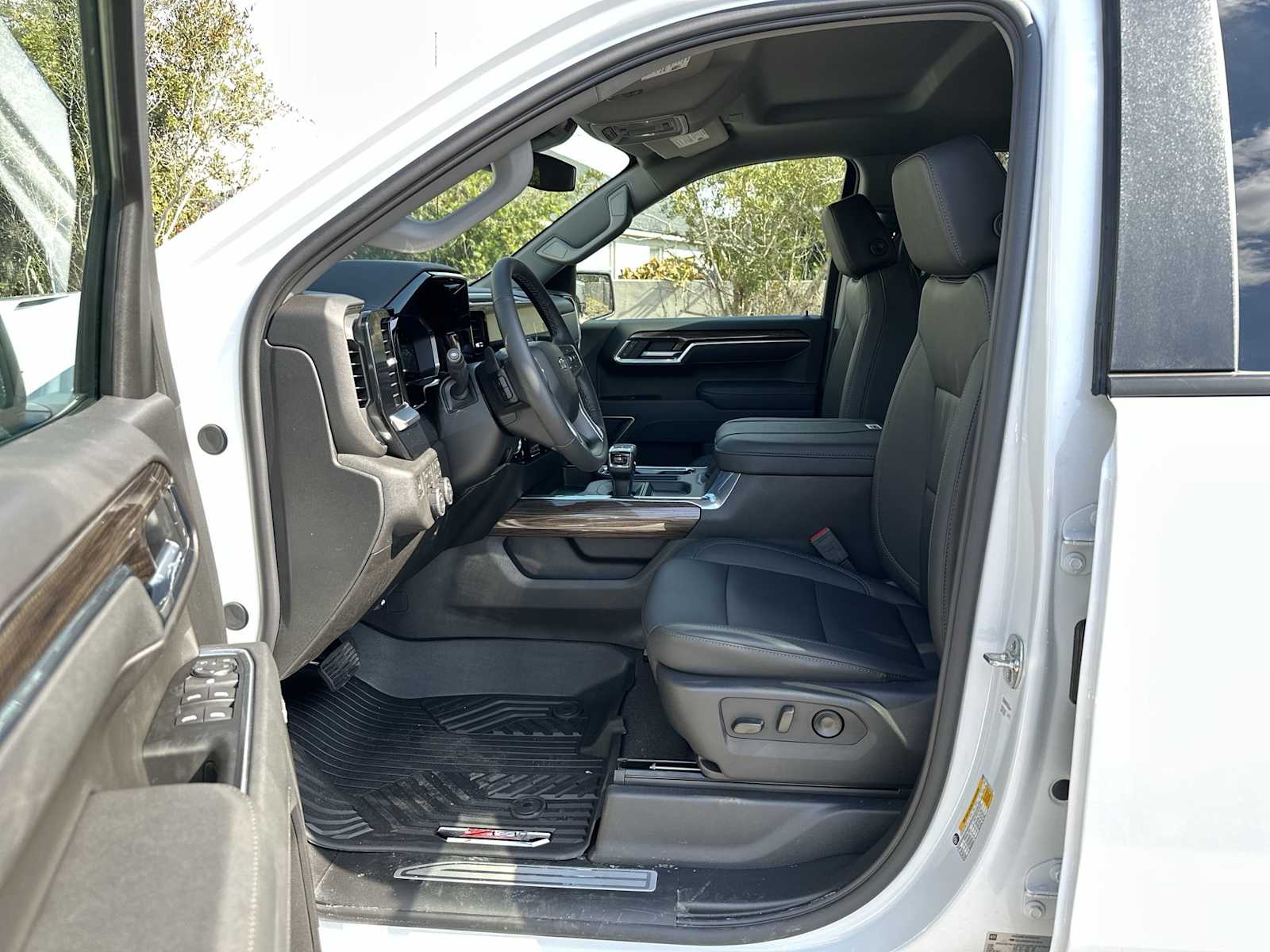 Thumbnail: 2026 Chevrolet Silverado 1500 - 2