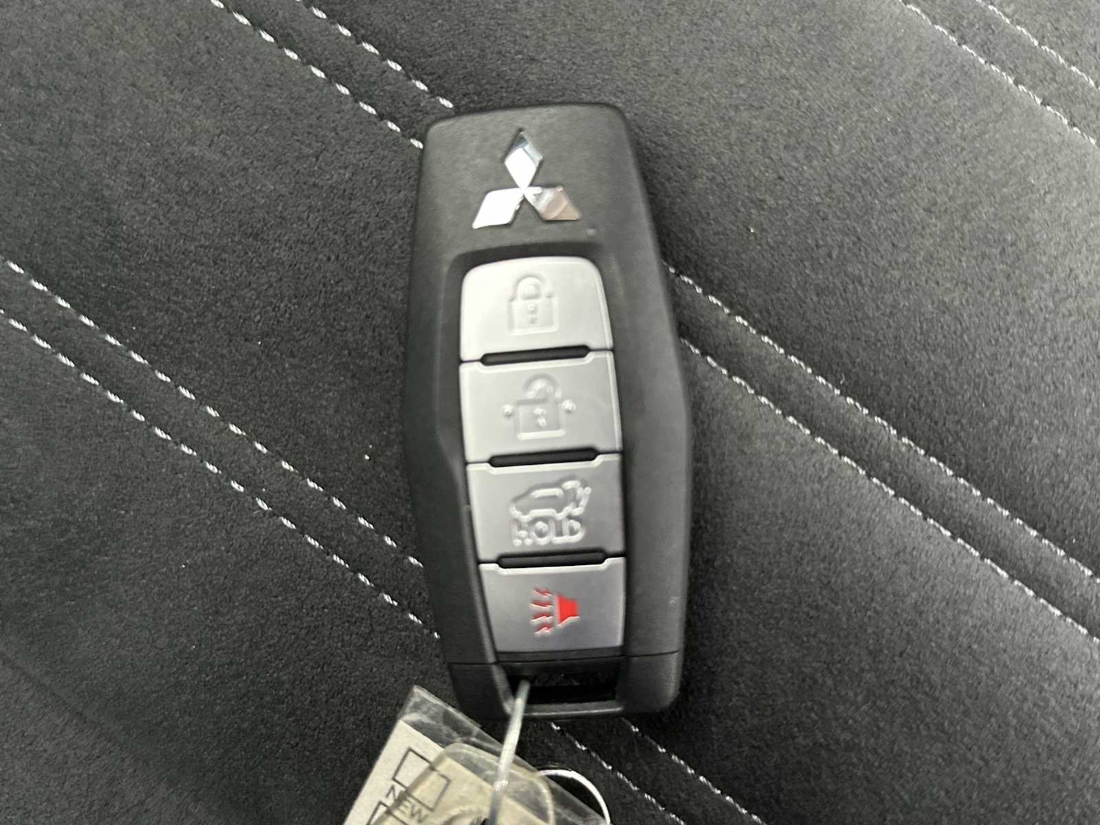 Thumbnail: 2024 Mitsubishi Outlander - 26