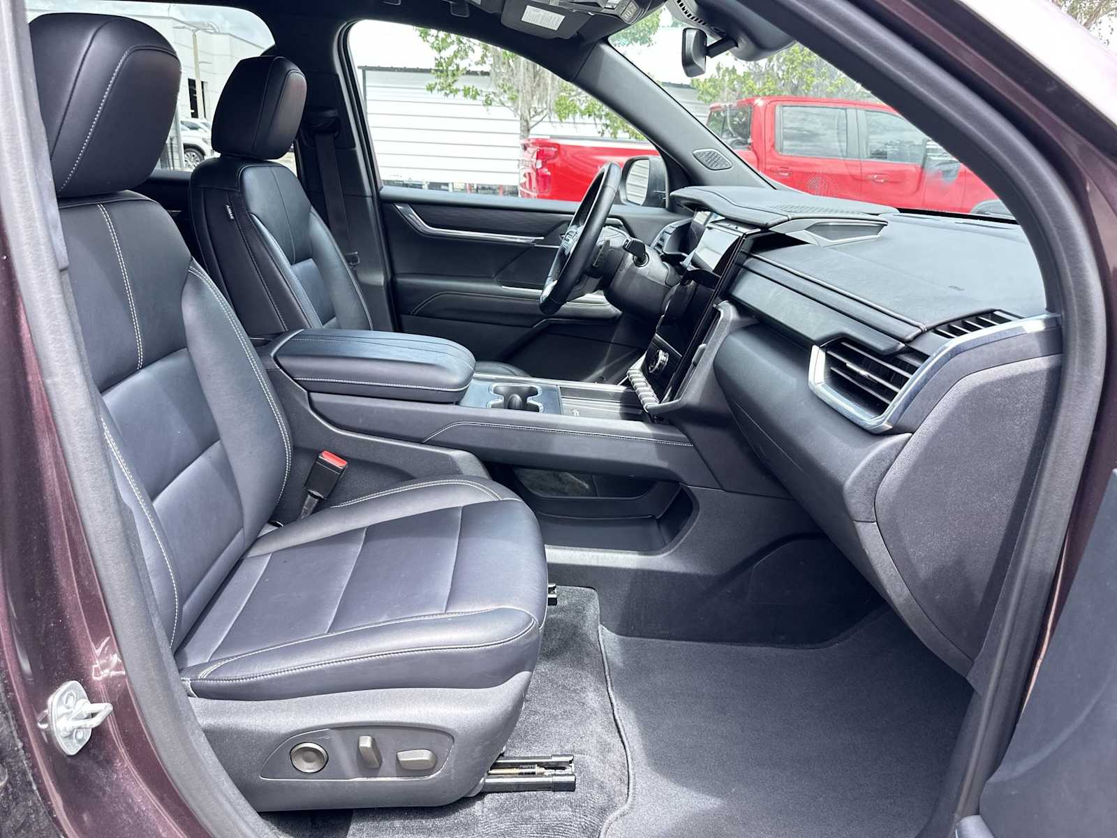 Thumbnail: 2024 GMC Acadia - 19