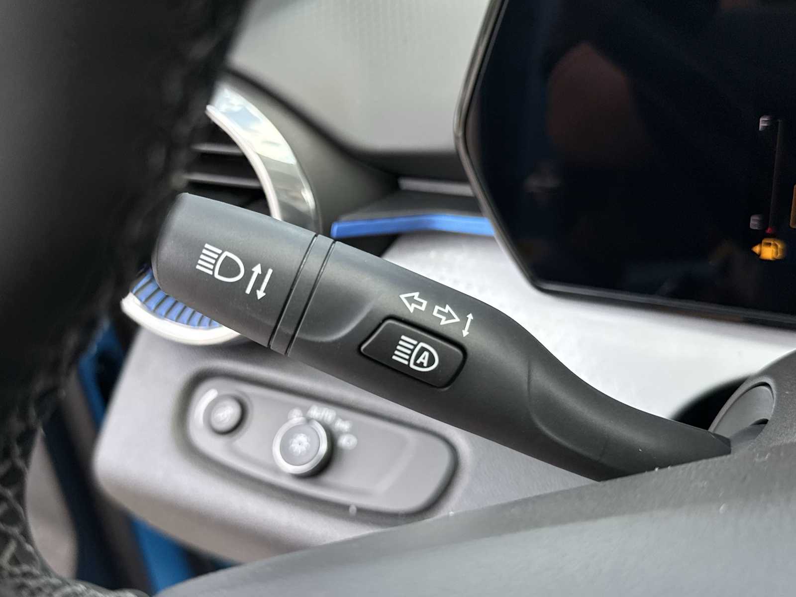2025 Chevrolet Trax LT 30
