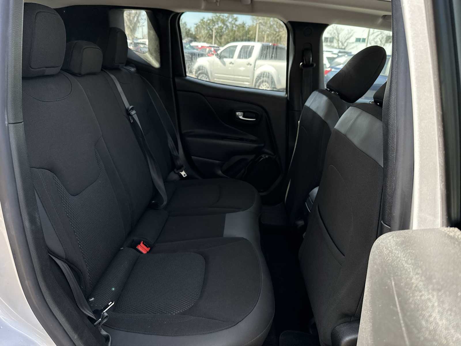 Thumbnail: 2018 Jeep Renegade - 19