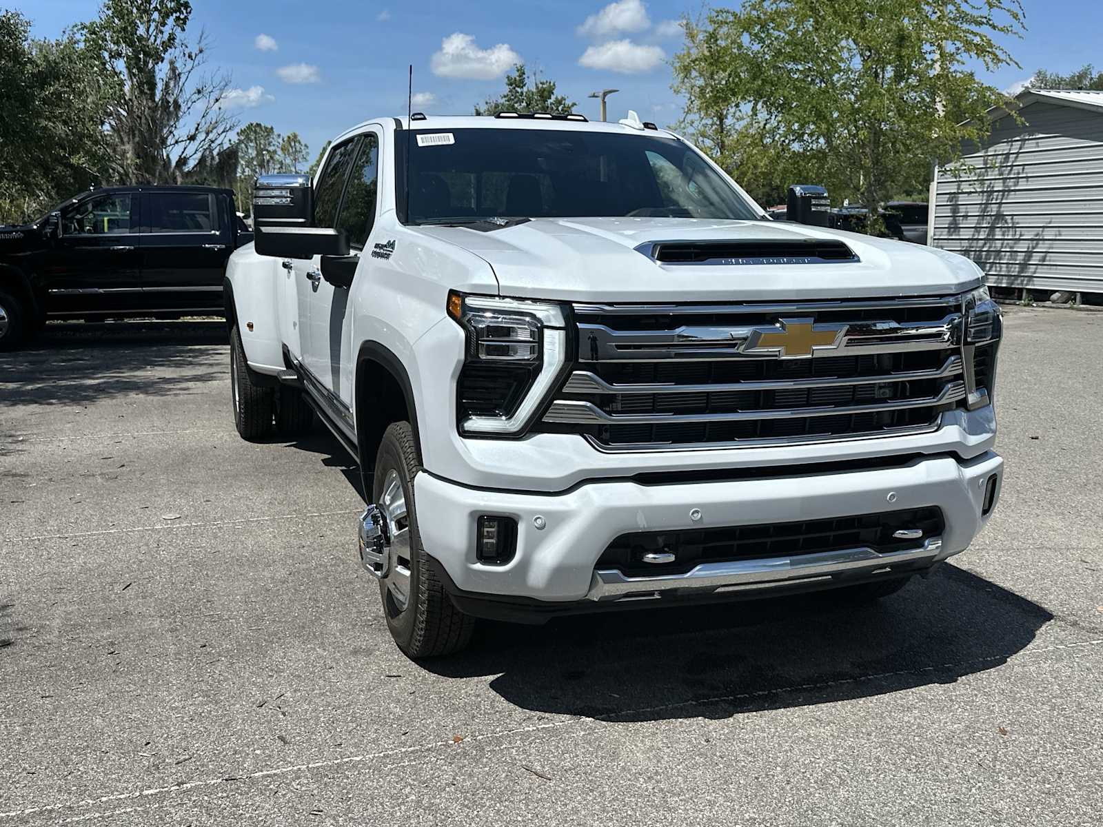 Thumbnail: 2026 Chevrolet Silverado 3500 - 8