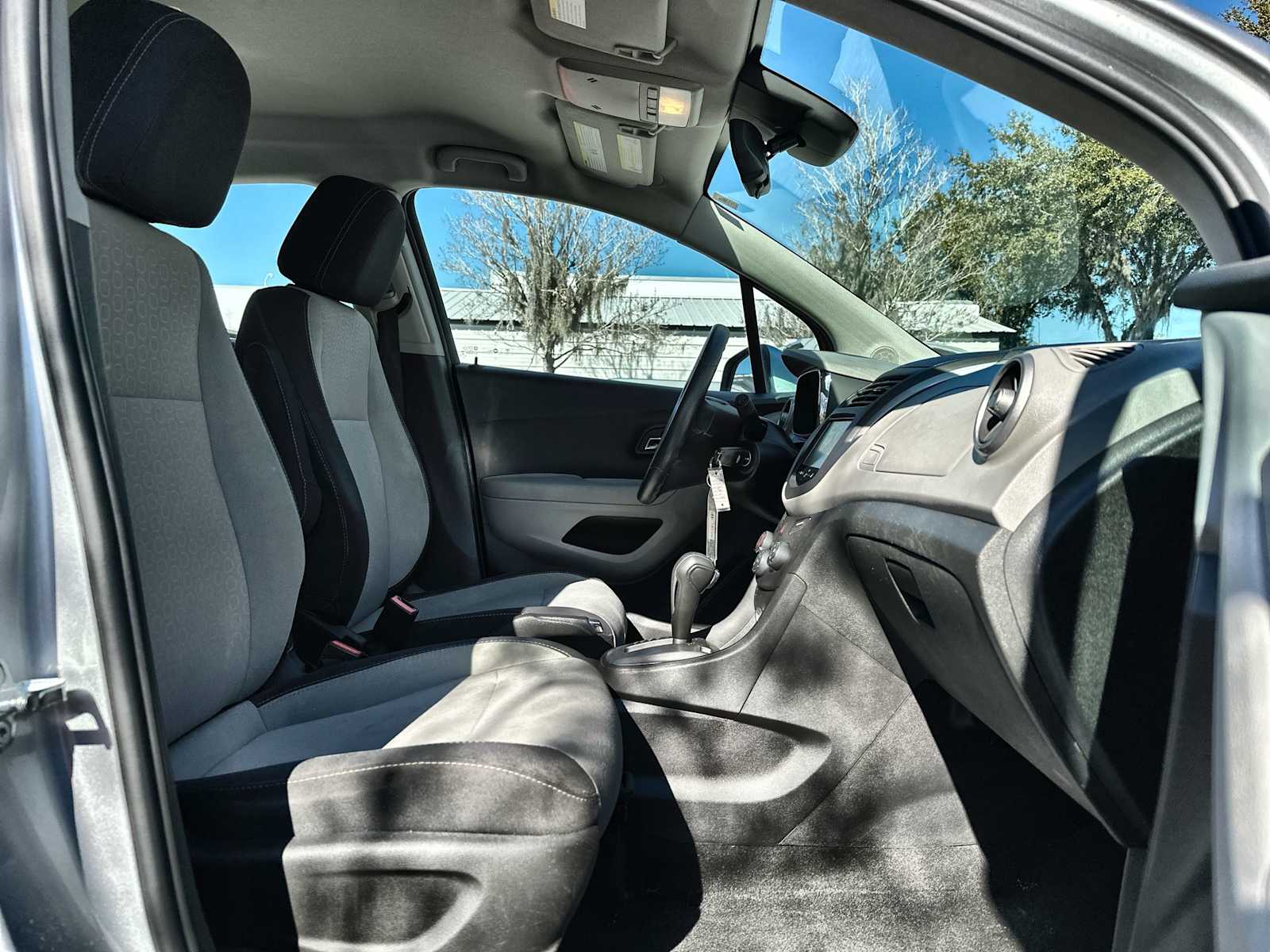 Thumbnail: 2016 Chevrolet Trax - 19