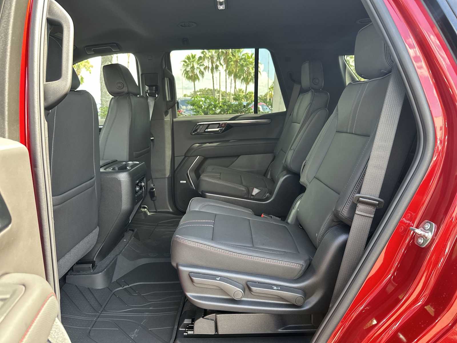 Thumbnail: 2025 Chevrolet Tahoe - 17