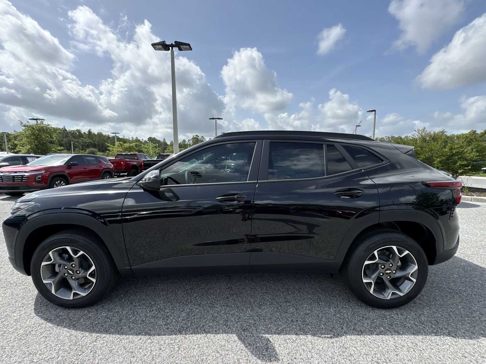 Thumbnail: 2025 Chevrolet Trax - 17