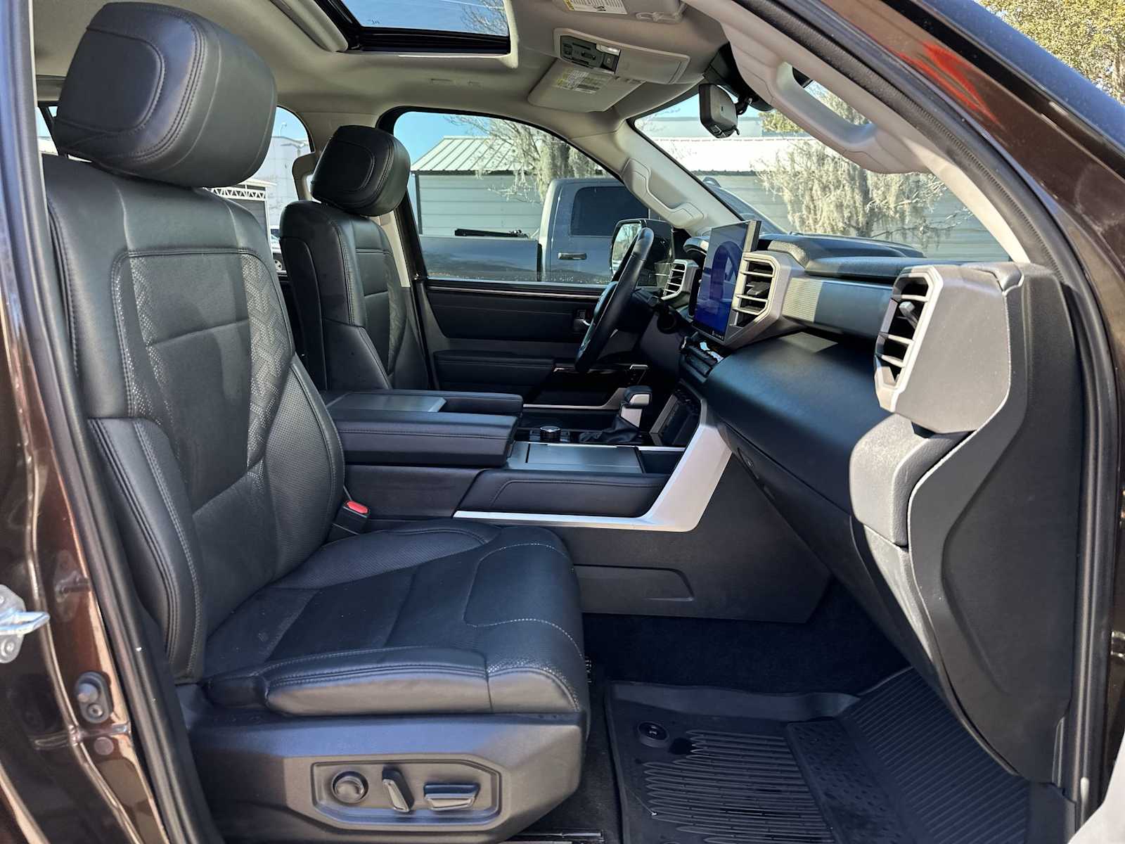 Thumbnail: 2023 Toyota Sequoia - 19