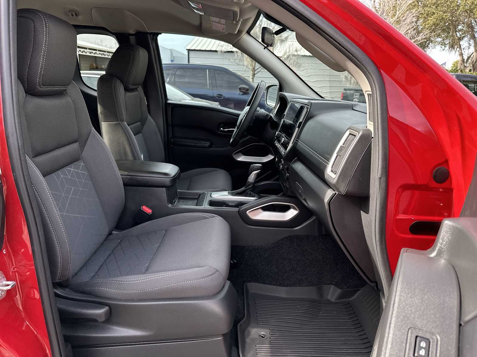 Thumbnail: 2025 Nissan Frontier - 19