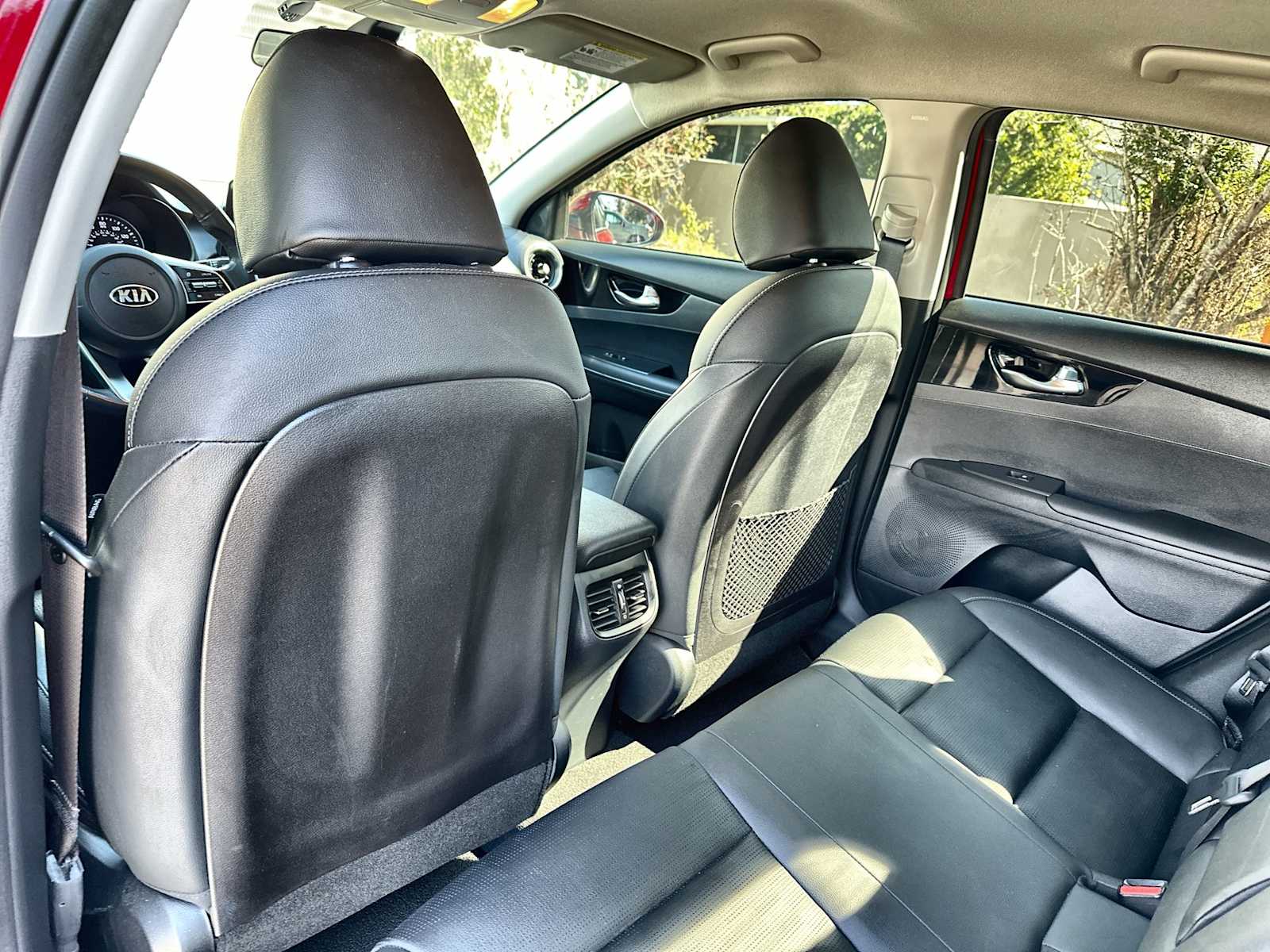 Thumbnail: 2020 Kia Forte - 16