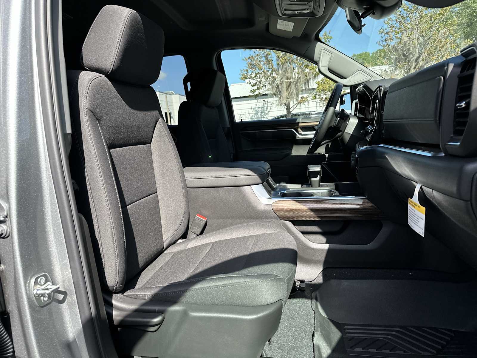 Thumbnail: 2026 Chevrolet Silverado 1500 - 19