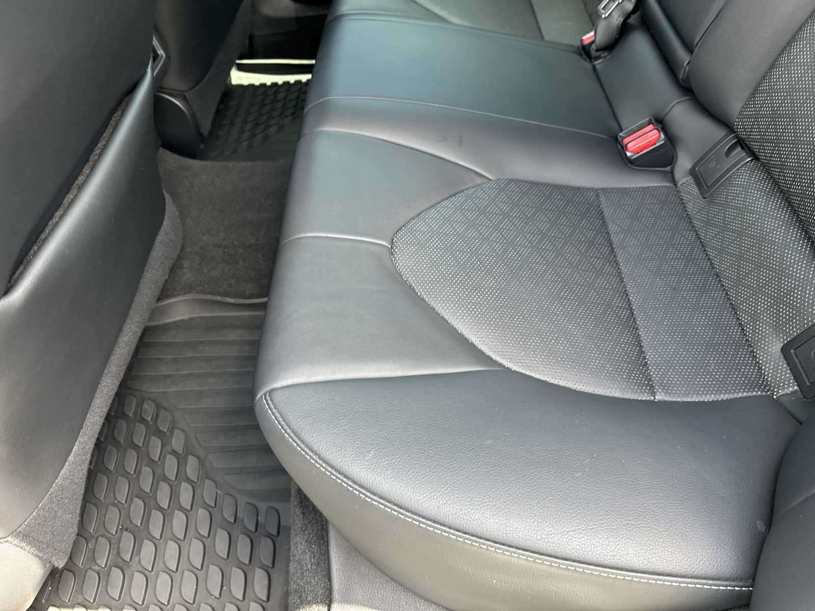 2020 Toyota Camry XSE 24