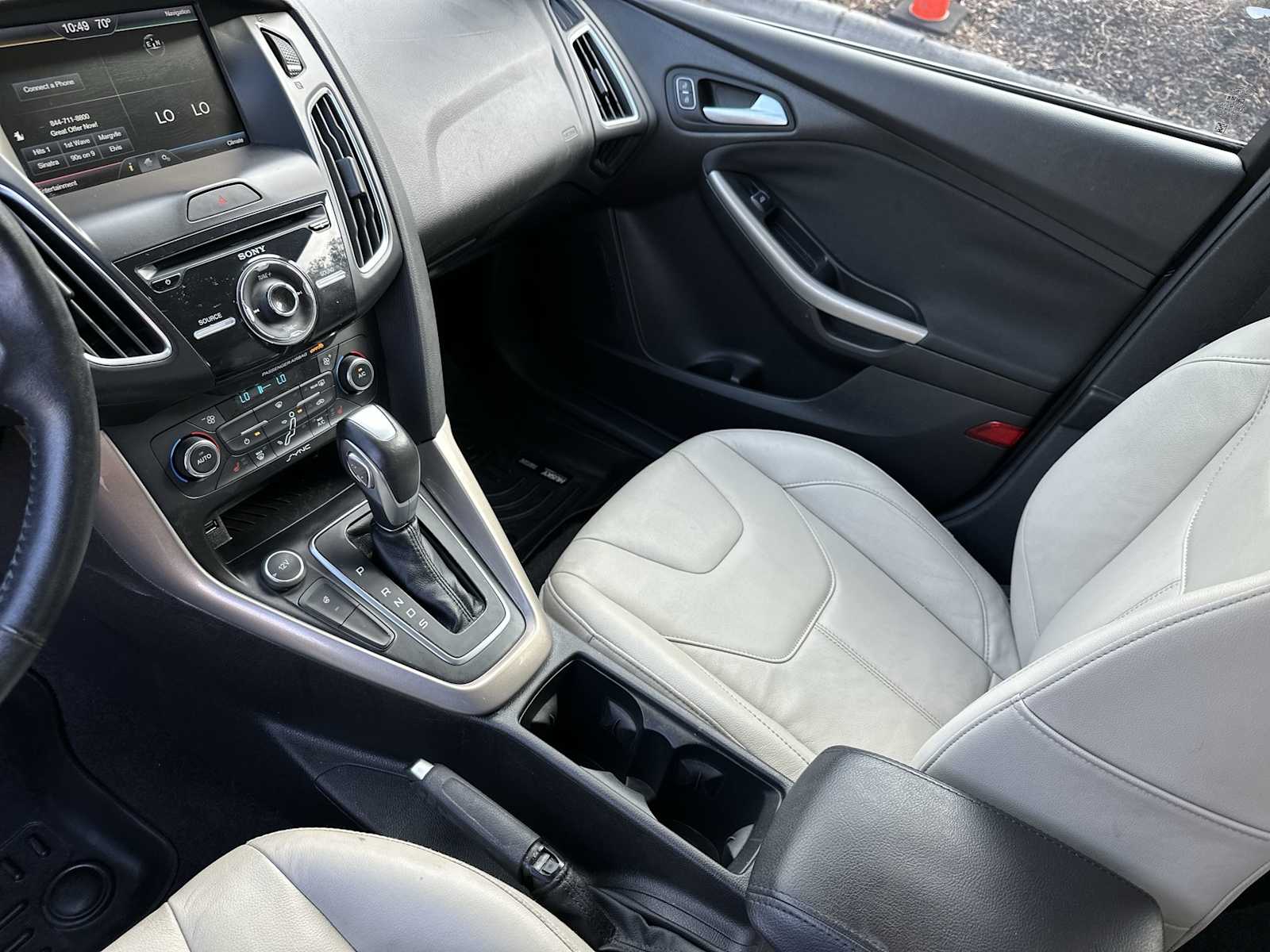 Thumbnail: 2015 Ford Focus - 21