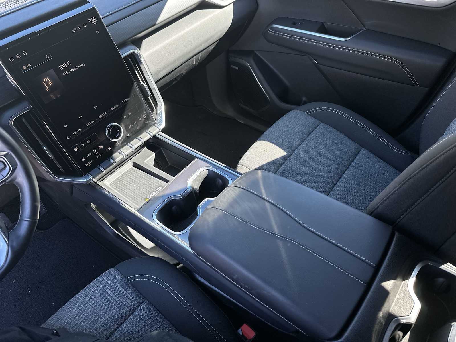 Thumbnail: 2025 GMC Acadia - 21