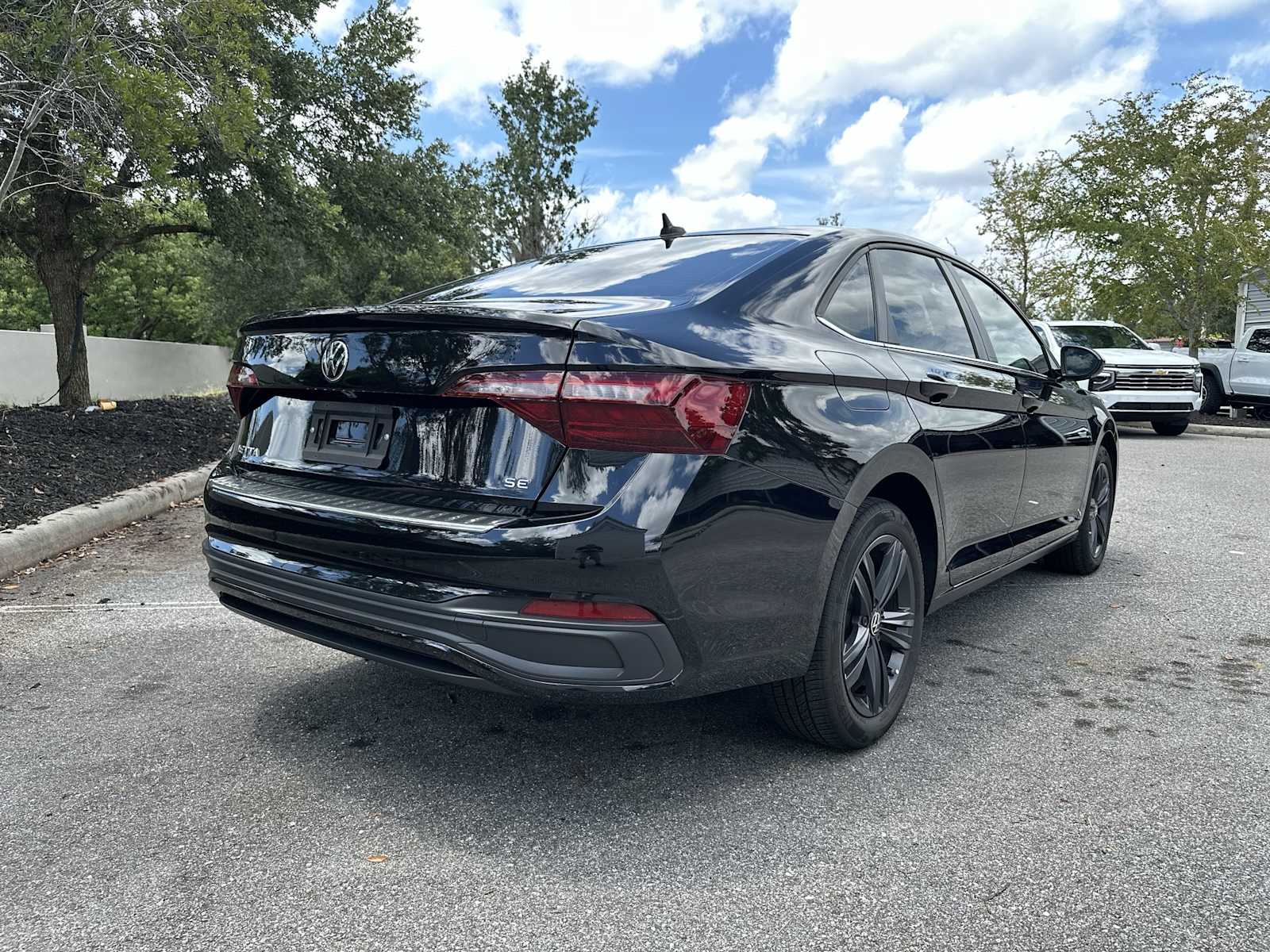 Thumbnail: 2024 Volkswagen Jetta - 6