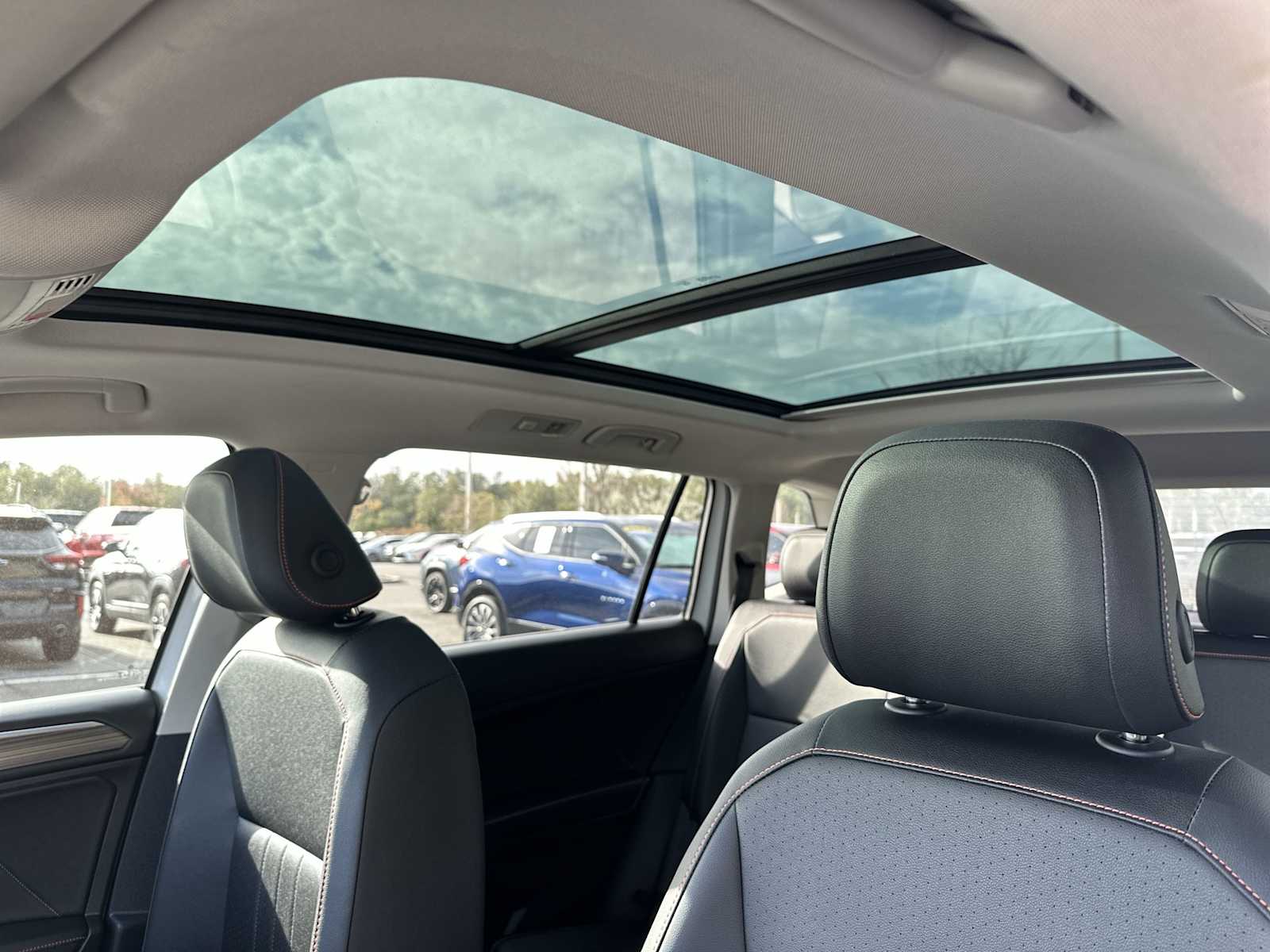 Thumbnail: 2024 Volkswagen Tiguan - 17