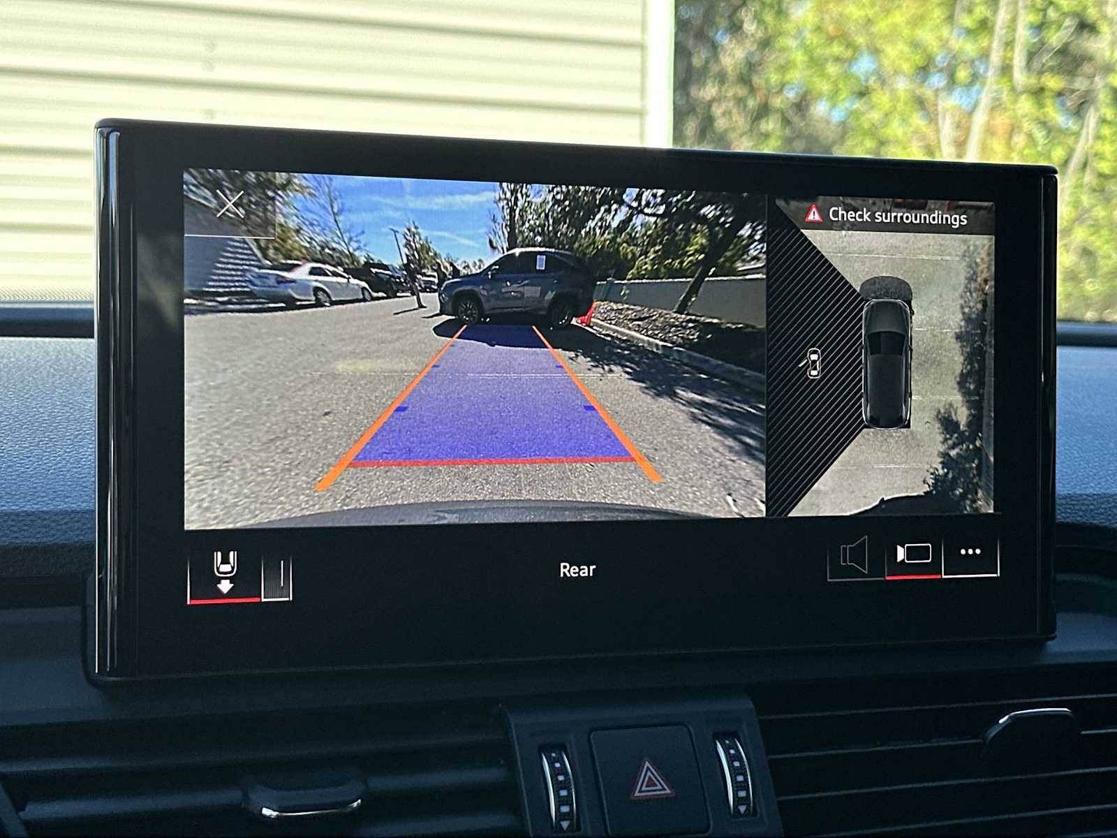 Thumbnail: 2025 Audi Q5 - 23