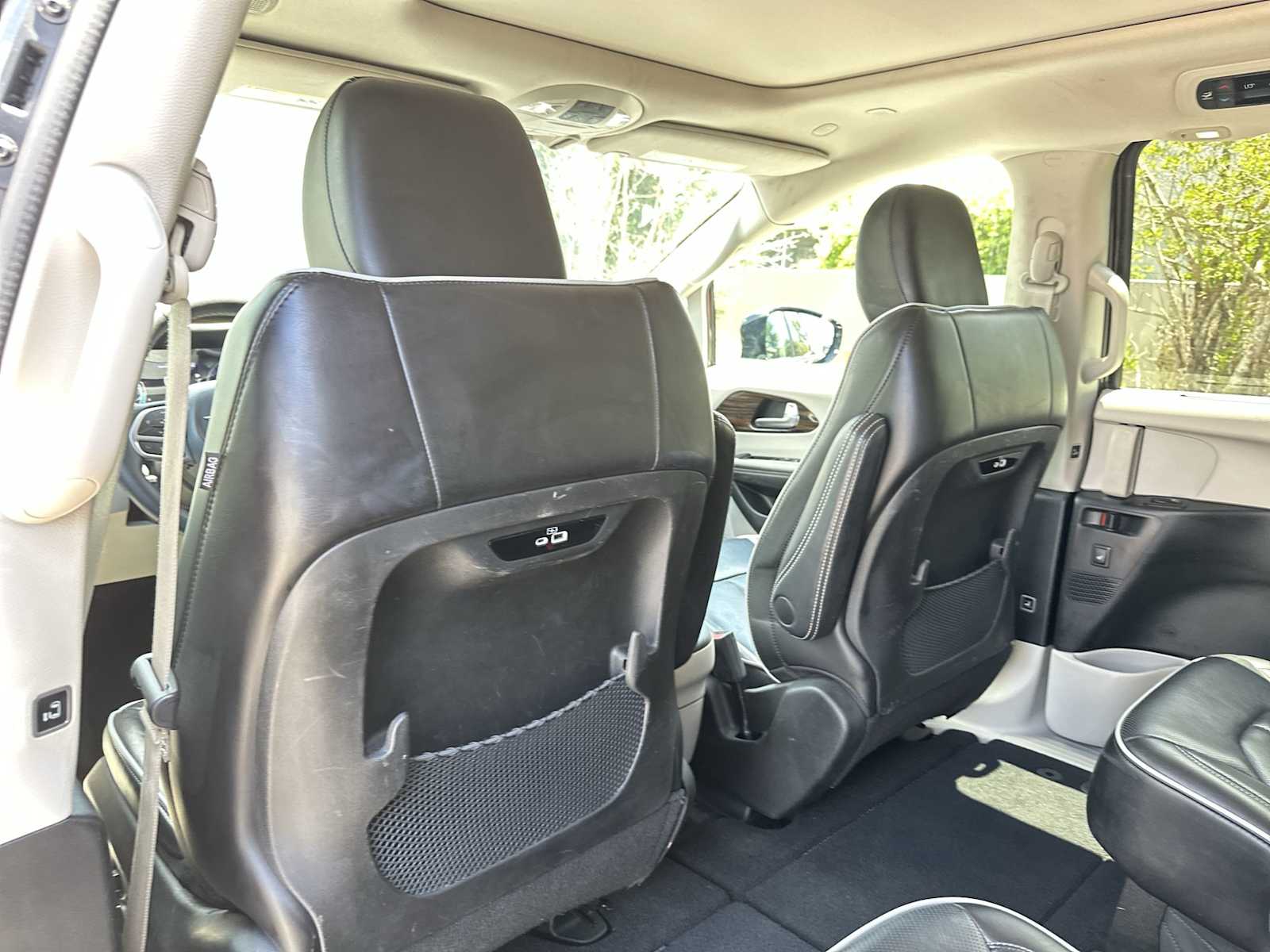 Thumbnail: 2023 Chrysler Pacifica - 16