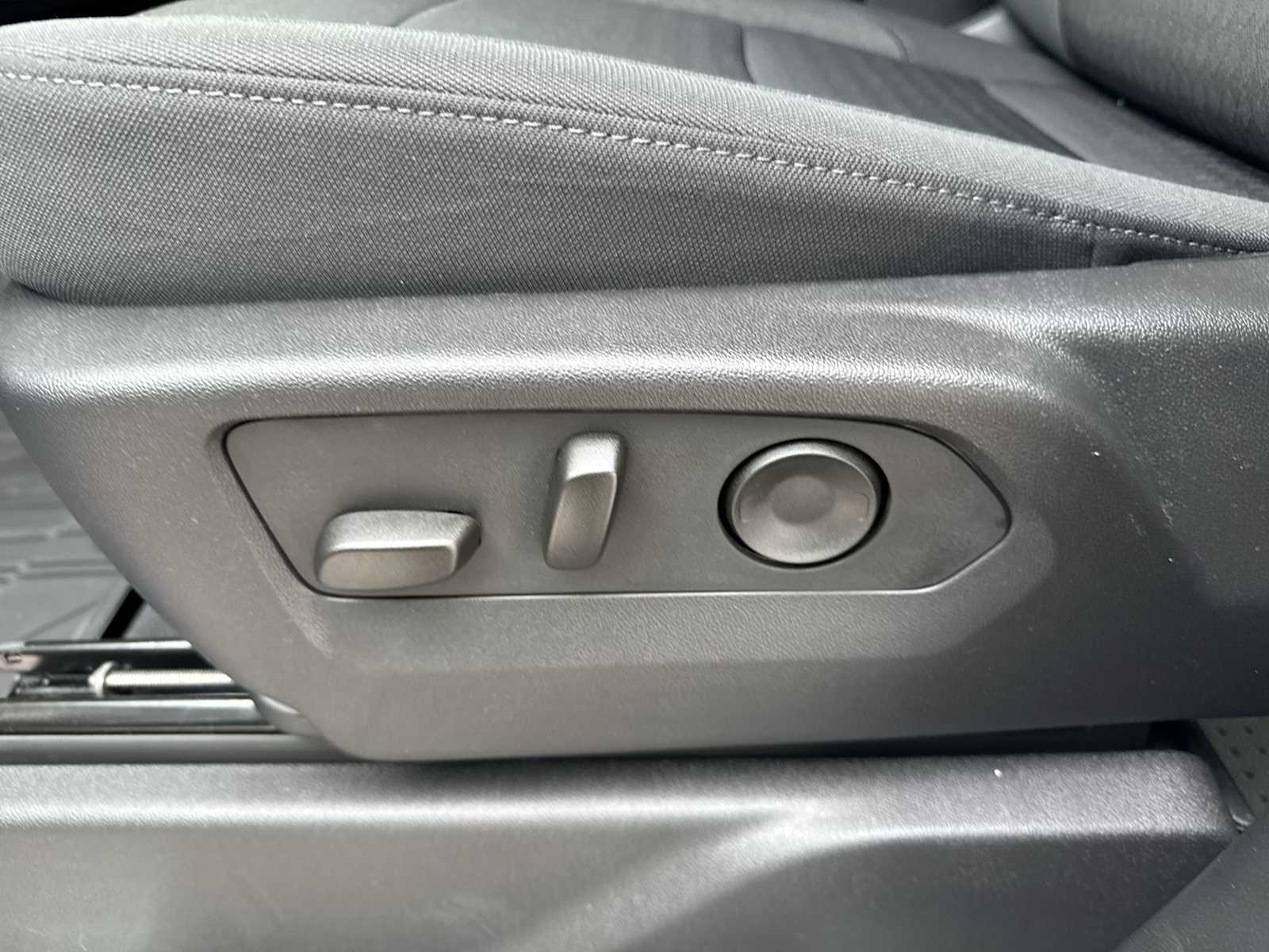 2025 Chevrolet Silverado 1500 LT 21