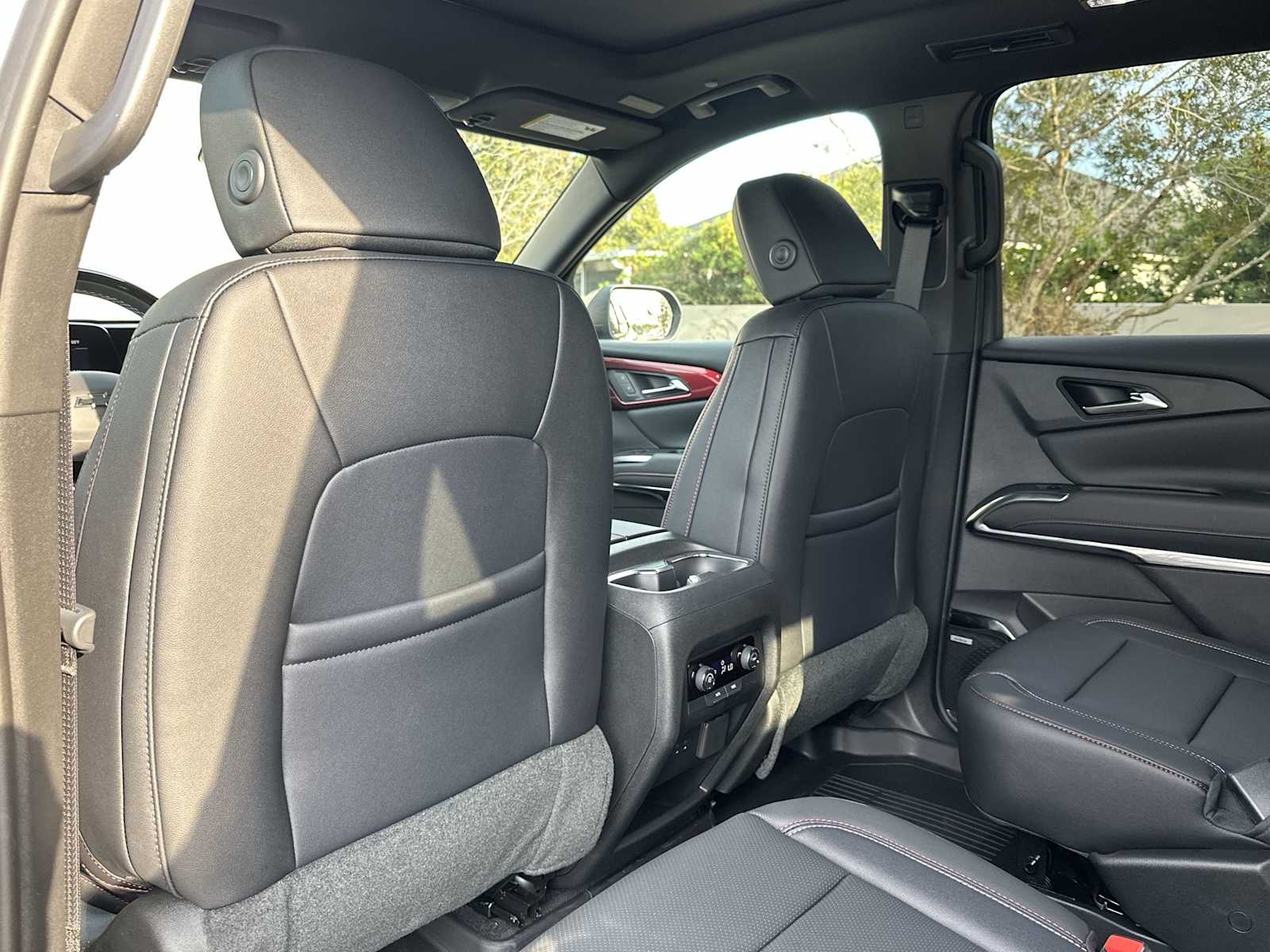 Thumbnail: 2026 Chevrolet Traverse - 16