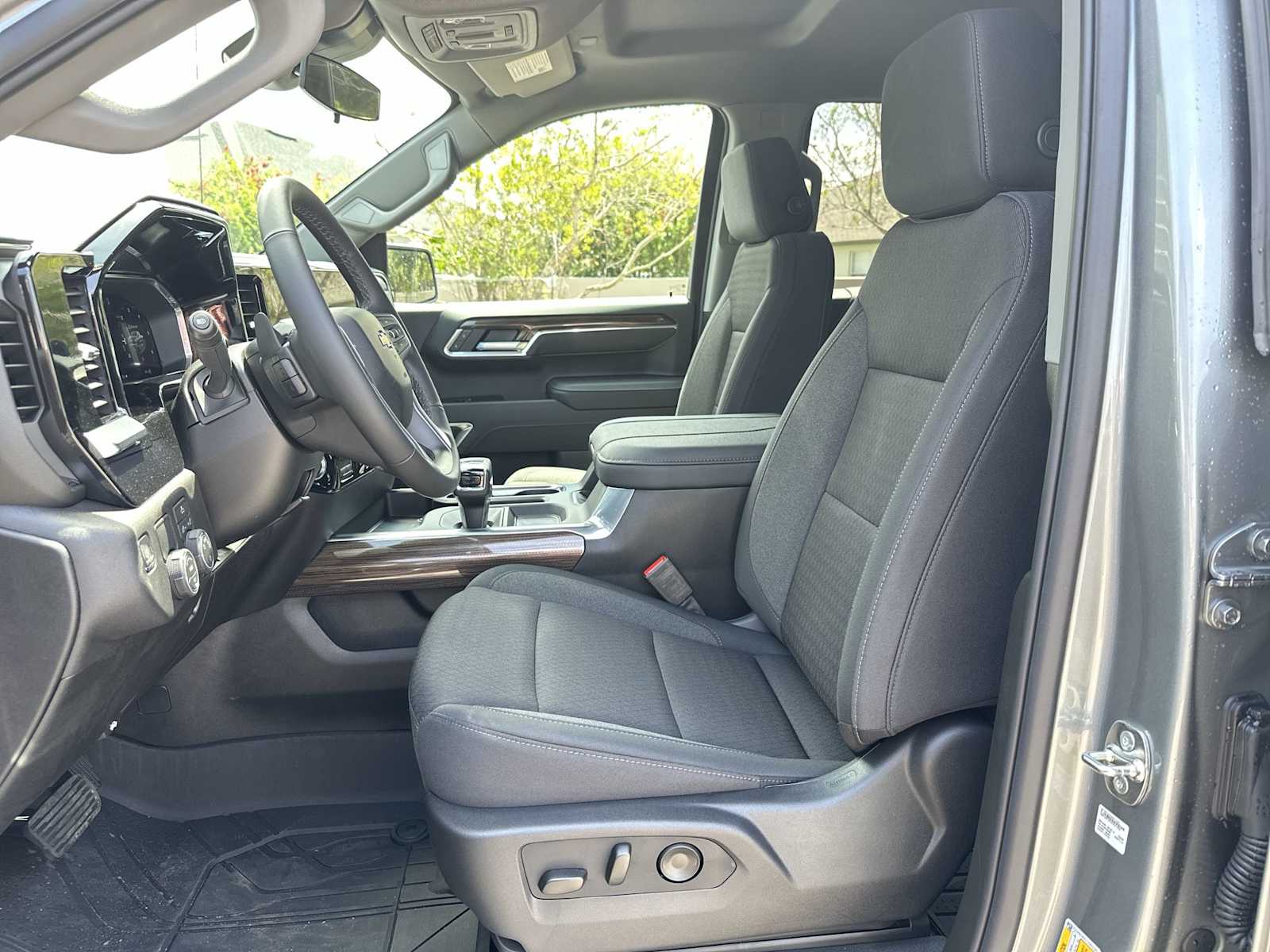 Thumbnail: 2026 Chevrolet Silverado 1500 - 2