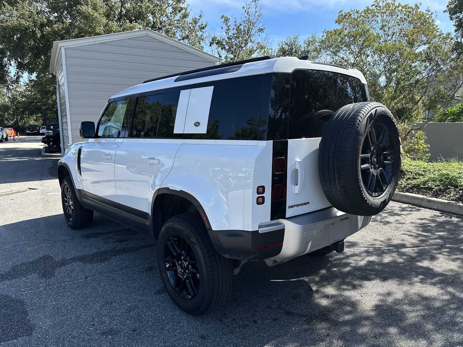 Thumbnail: 2024 Land Rover Defender - 4