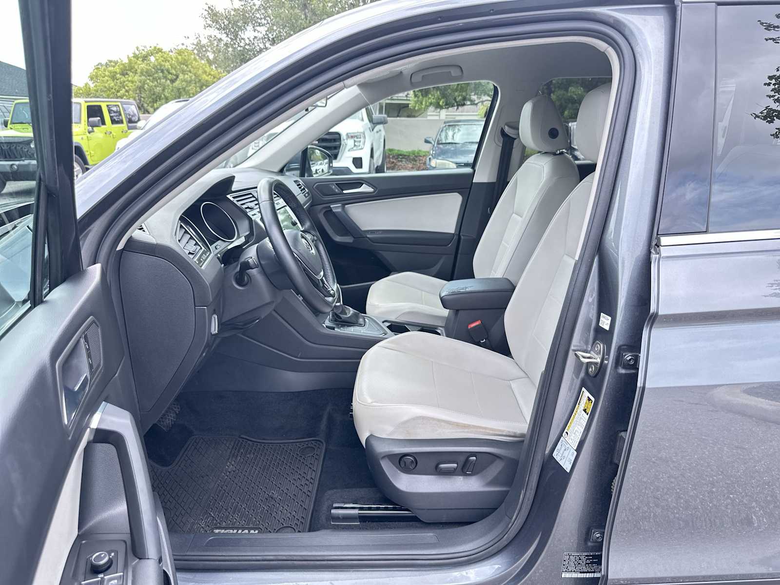 Thumbnail: 2019 Volkswagen Tiguan - 2