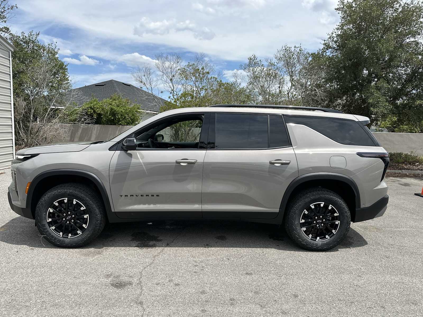 Thumbnail: 2026 Chevrolet Traverse - 3