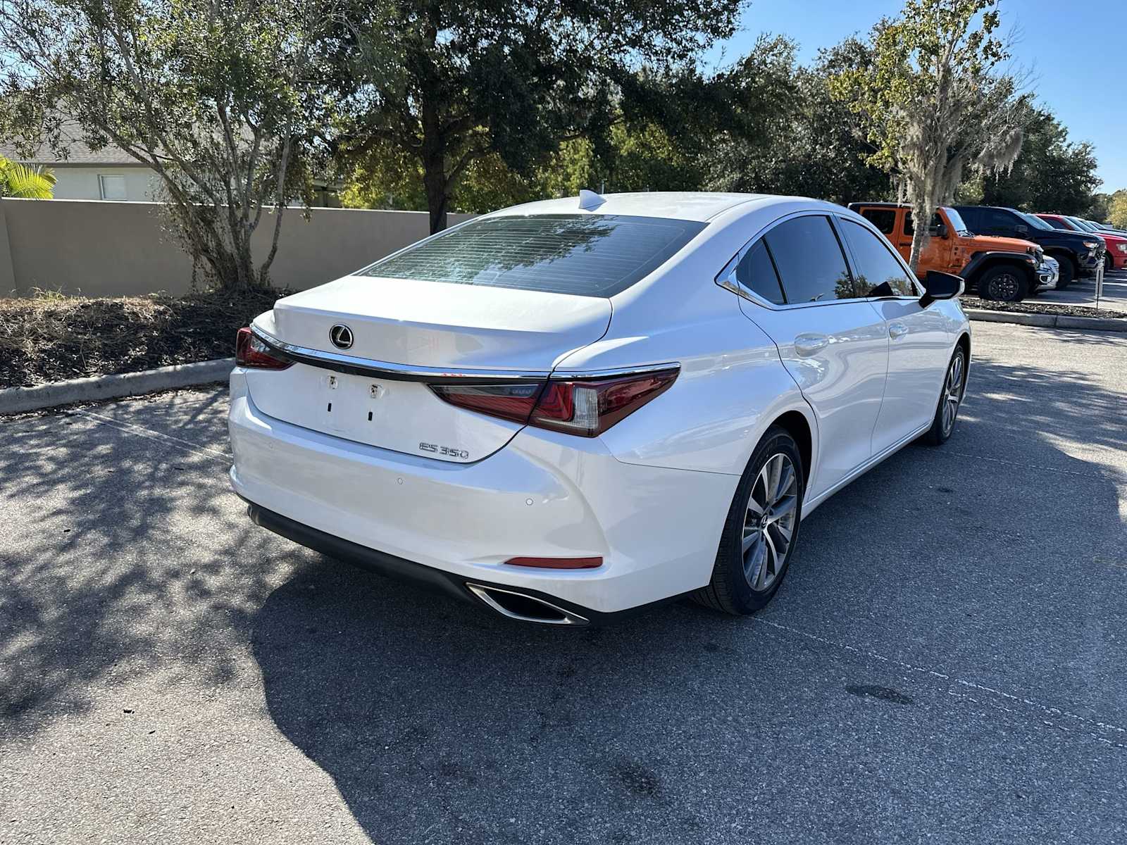 Thumbnail: 2021 Lexus ES - 6