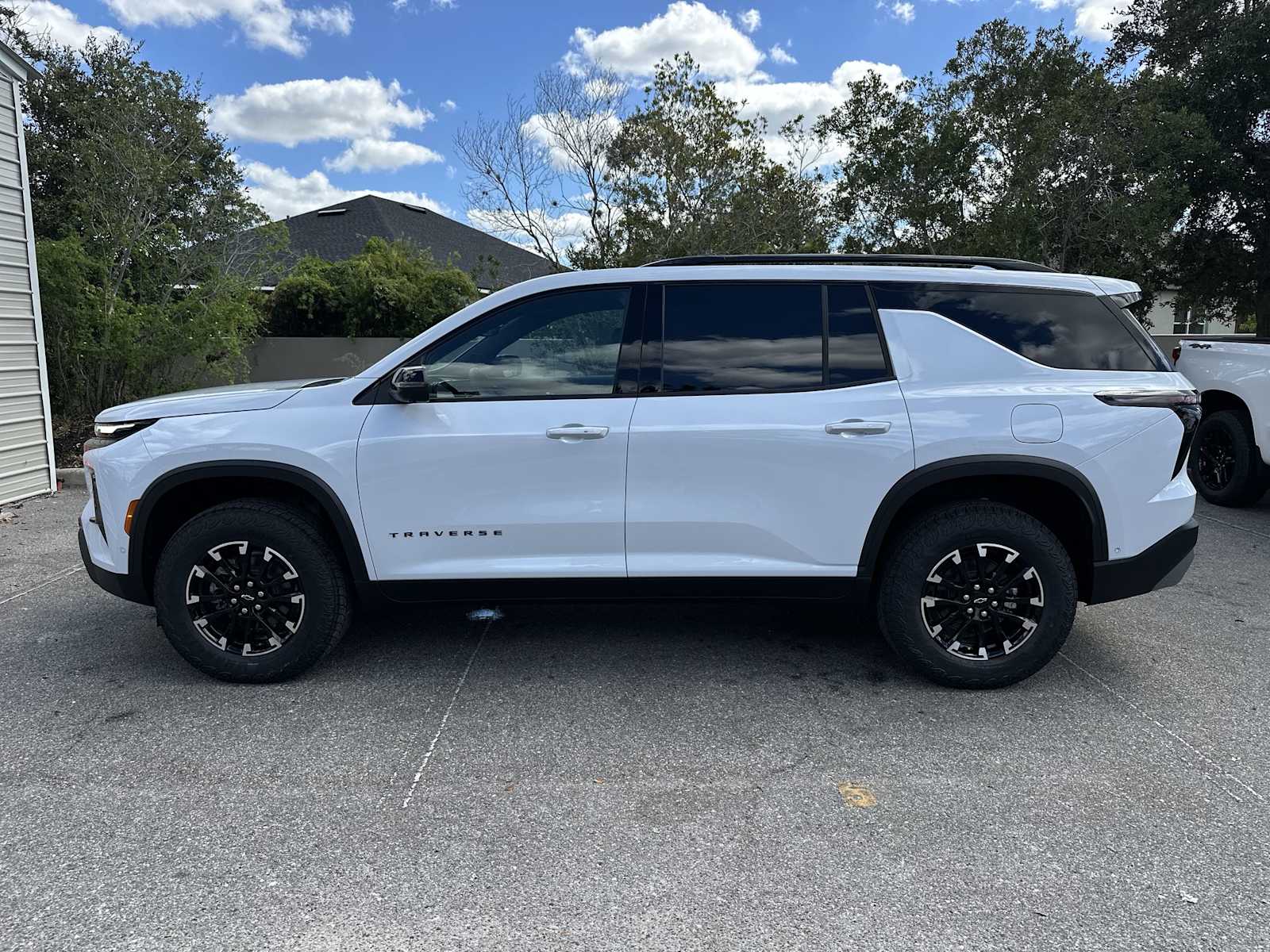 Thumbnail: 2026 Chevrolet Traverse - 3